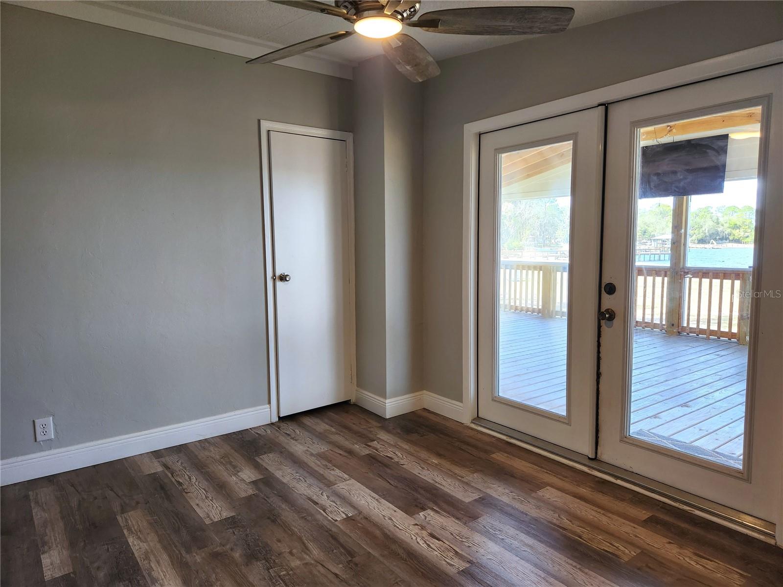 ISLAND LAKE TERRACE - Residential
