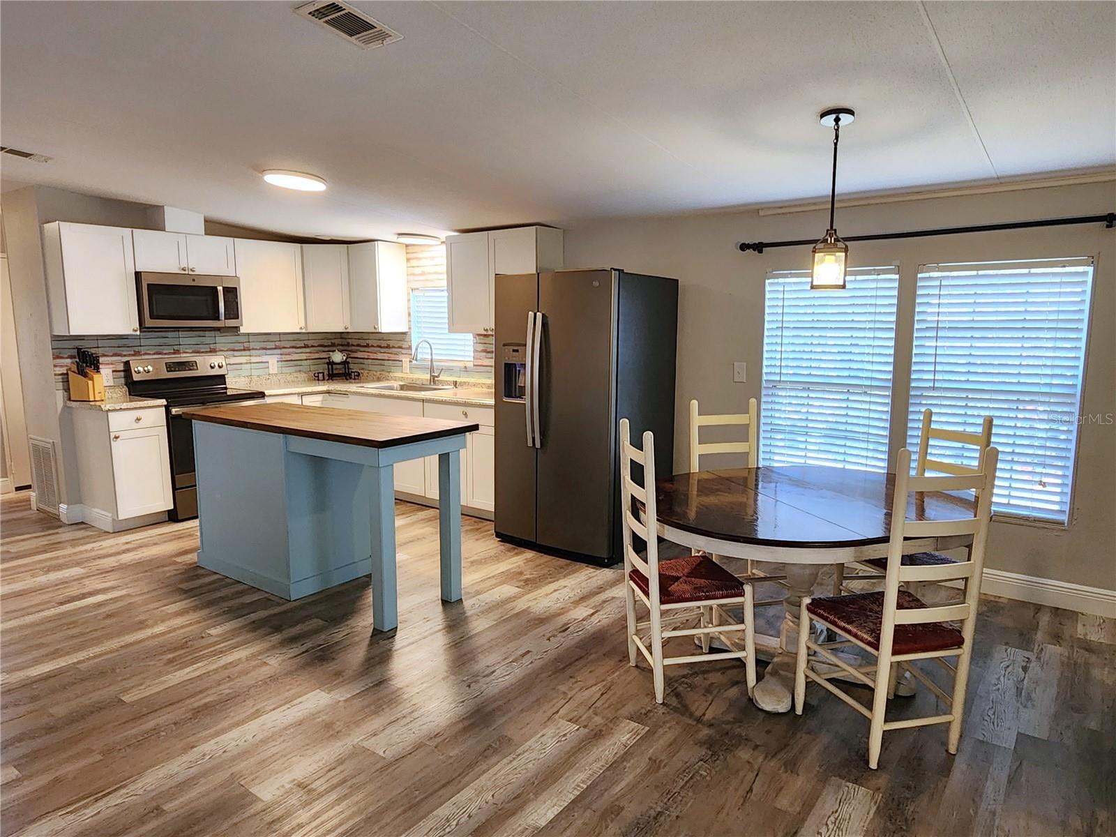 ISLAND LAKE TERRACE - Residential