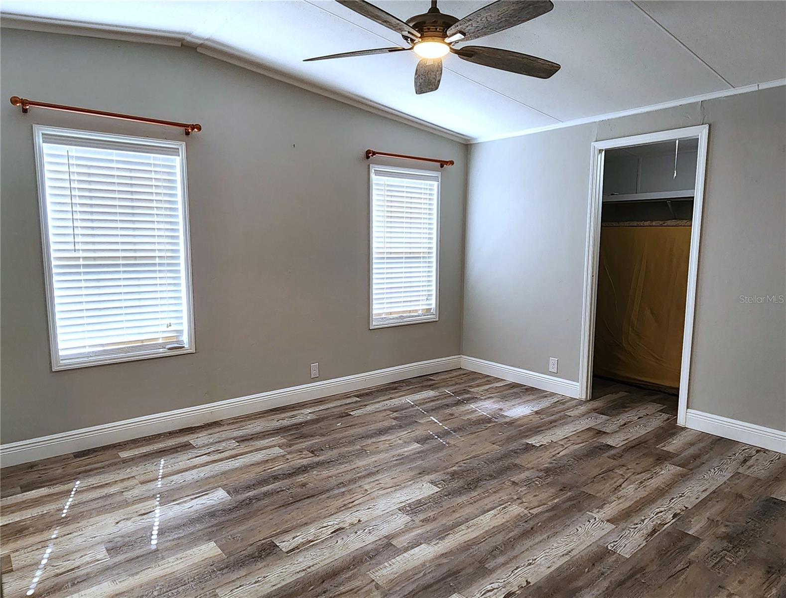 ISLAND LAKE TERRACE - Residential