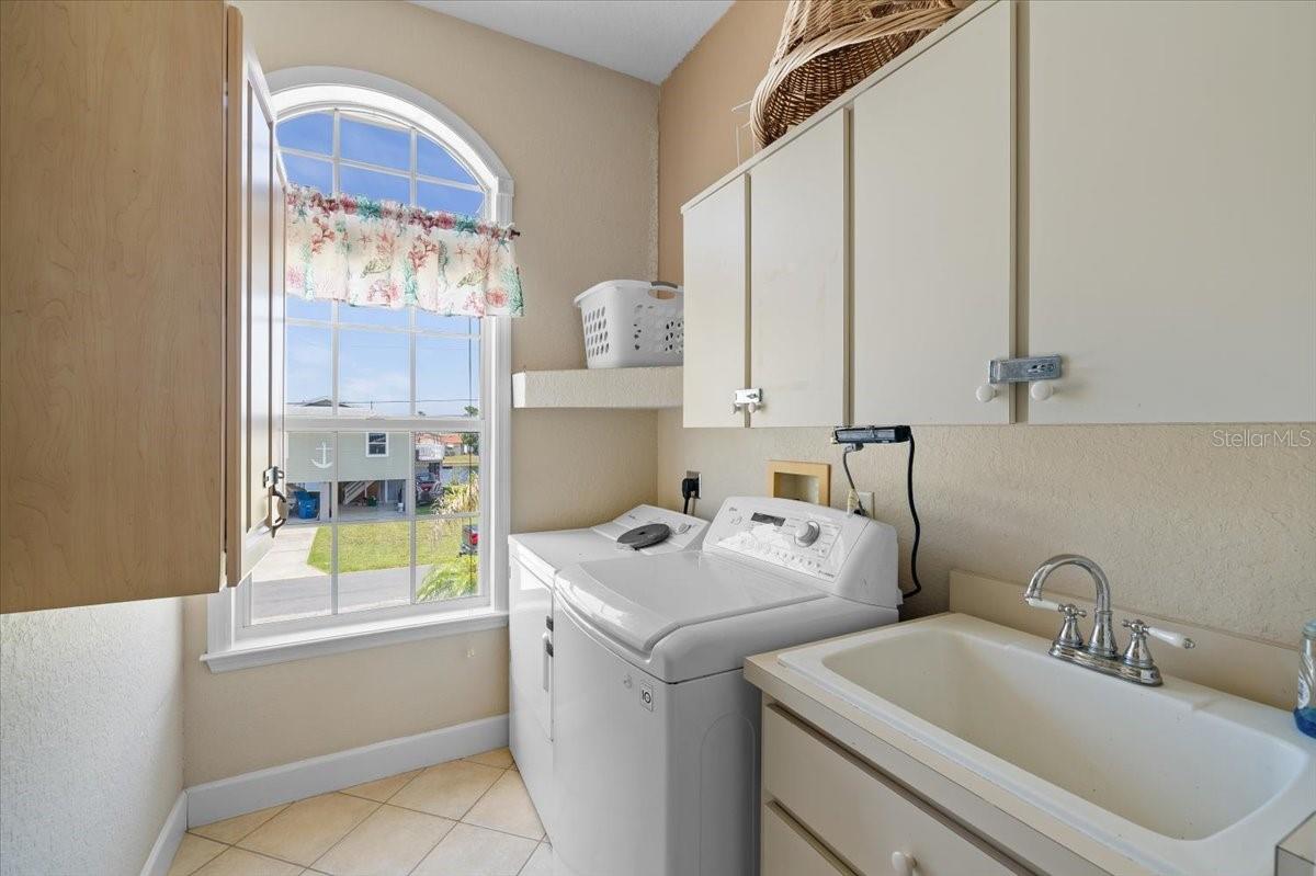 HERNANDO BEACH - Residential