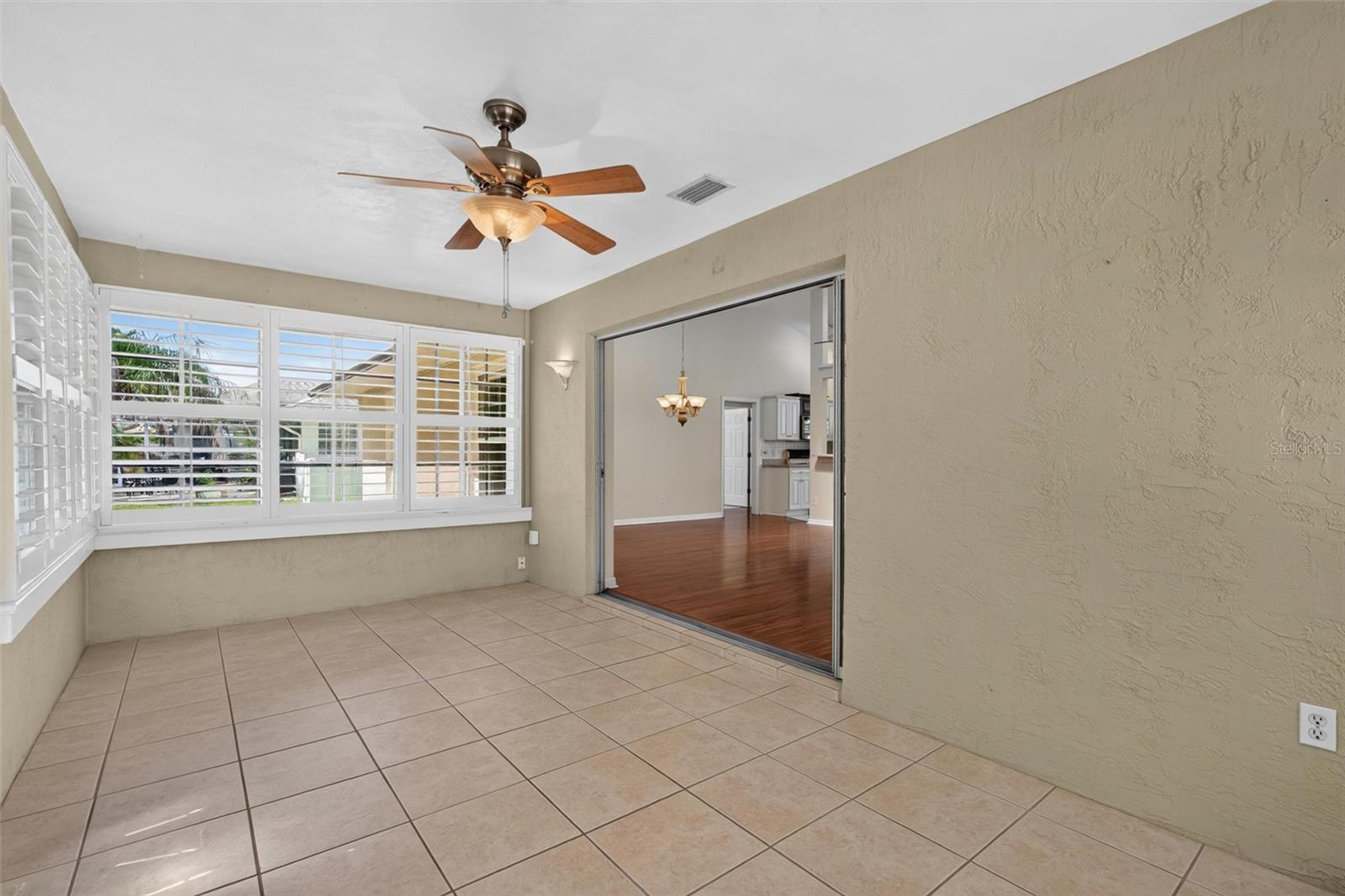 WOODLAKE - Residential