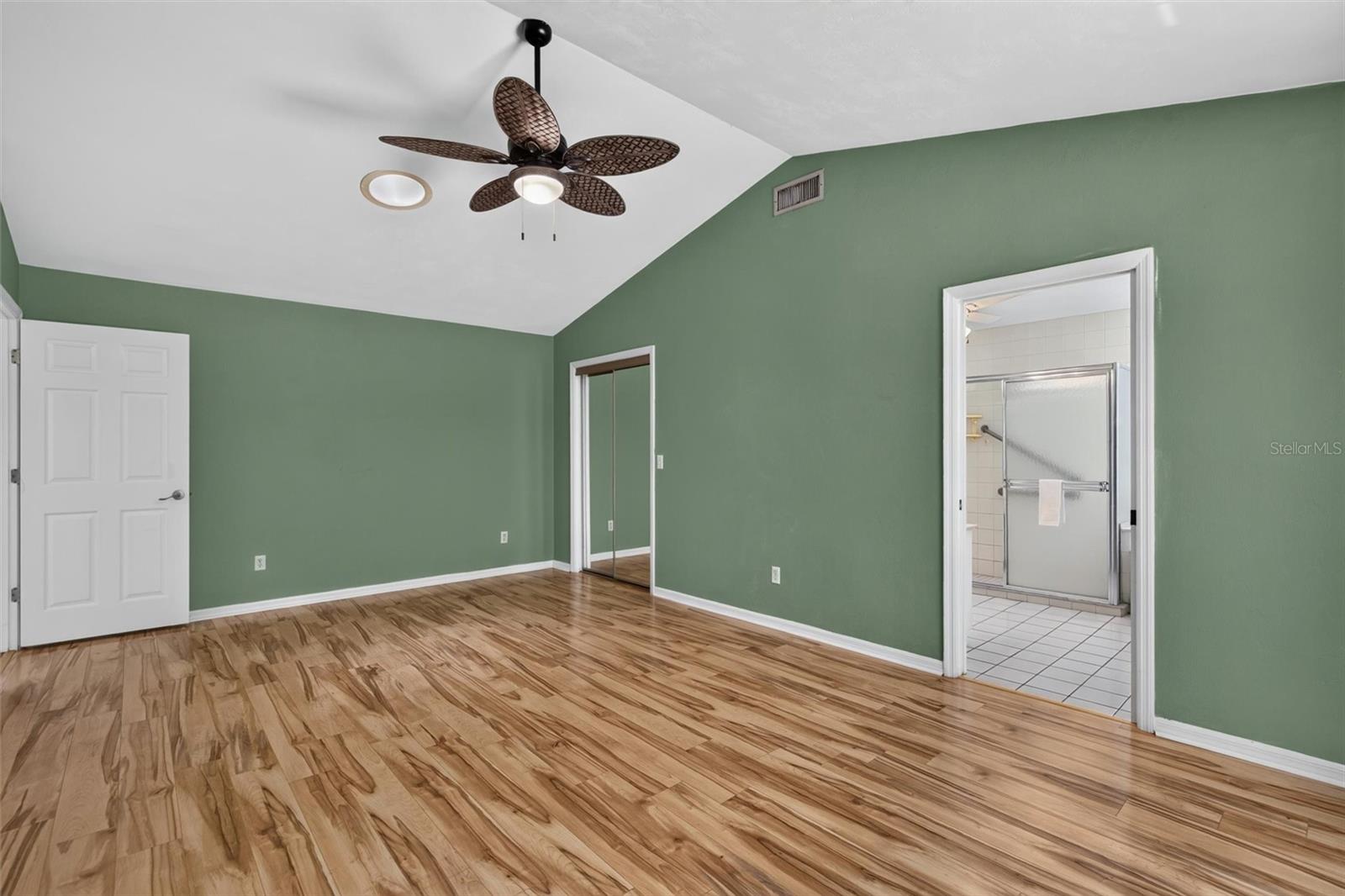 WOODLAKE - Residential