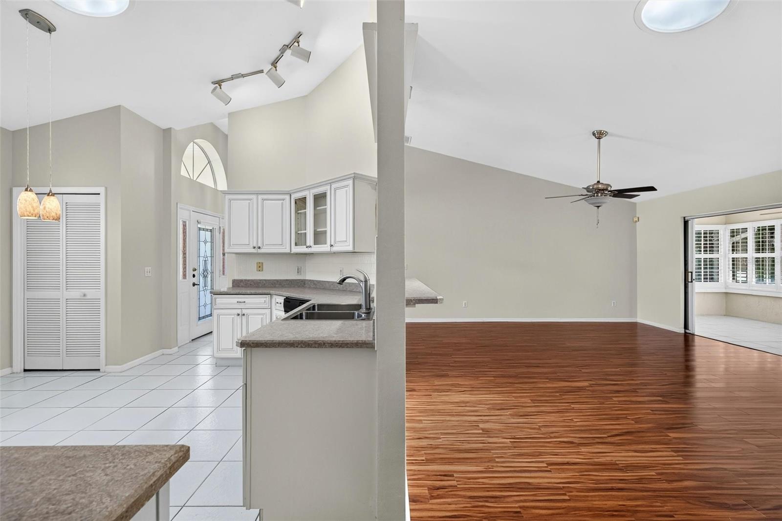 WOODLAKE - Residential