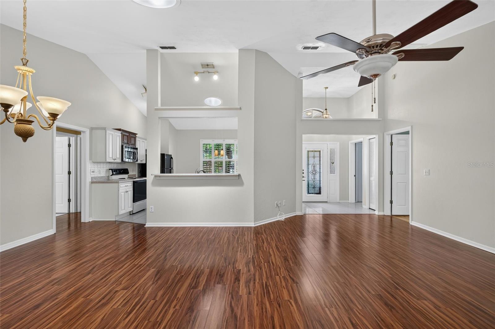 WOODLAKE - Residential