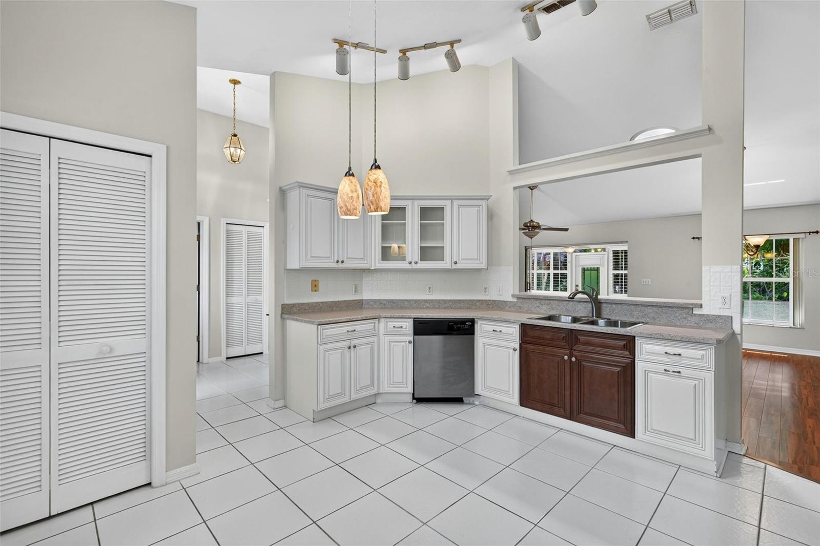 WOODLAKE - Residential