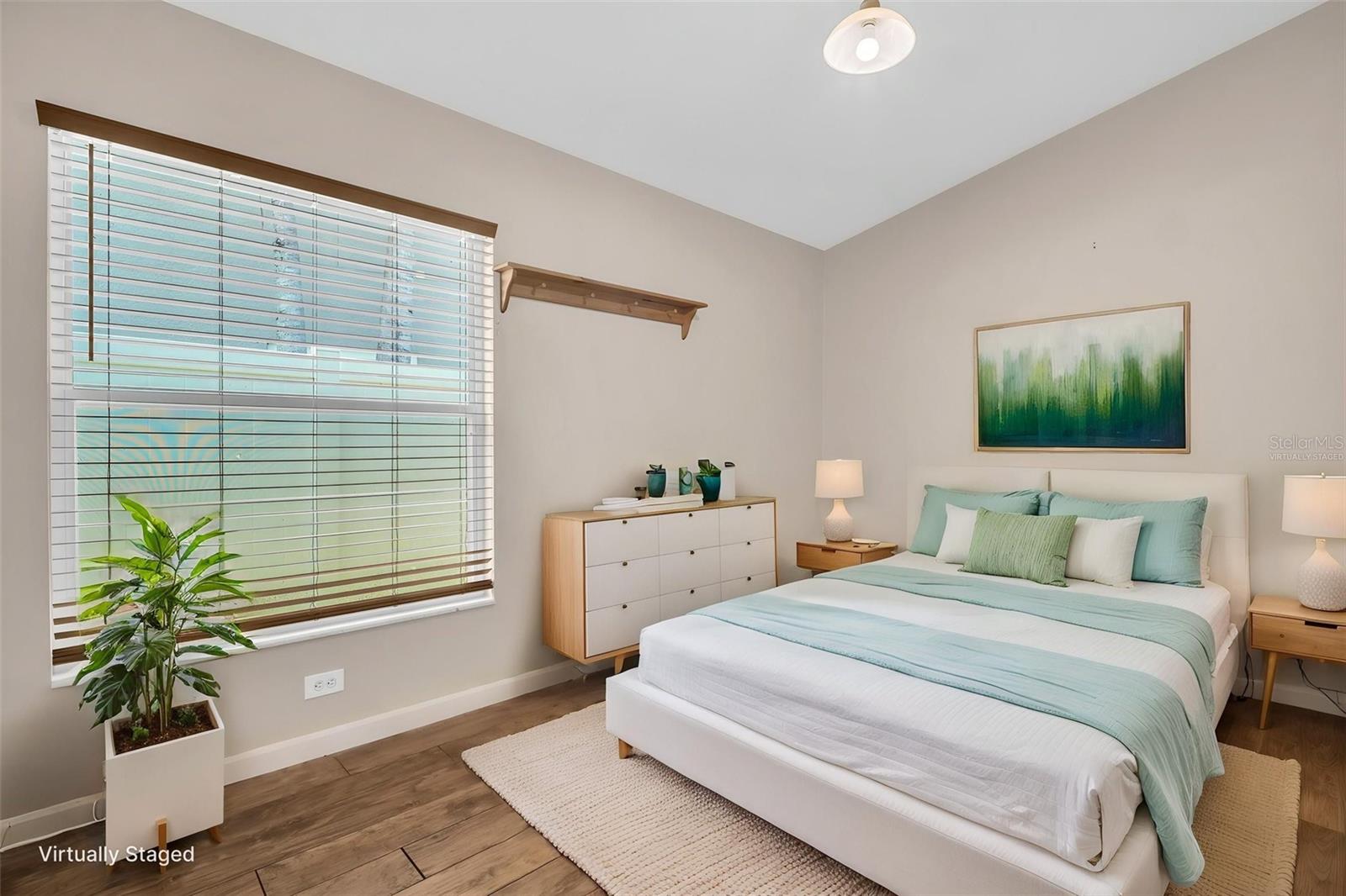 COUNTRY CHASE - Residential