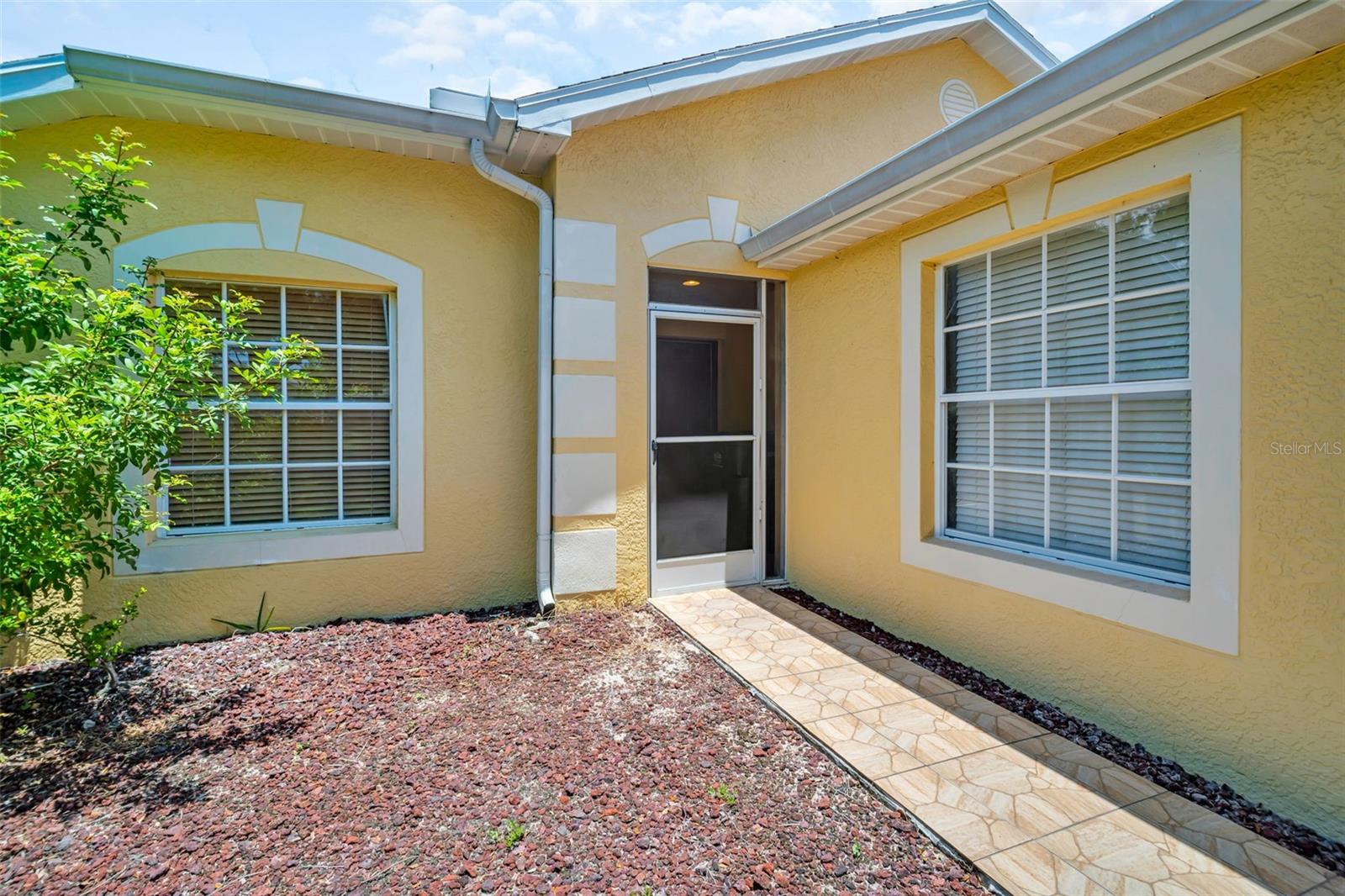 COUNTRY CHASE - Residential