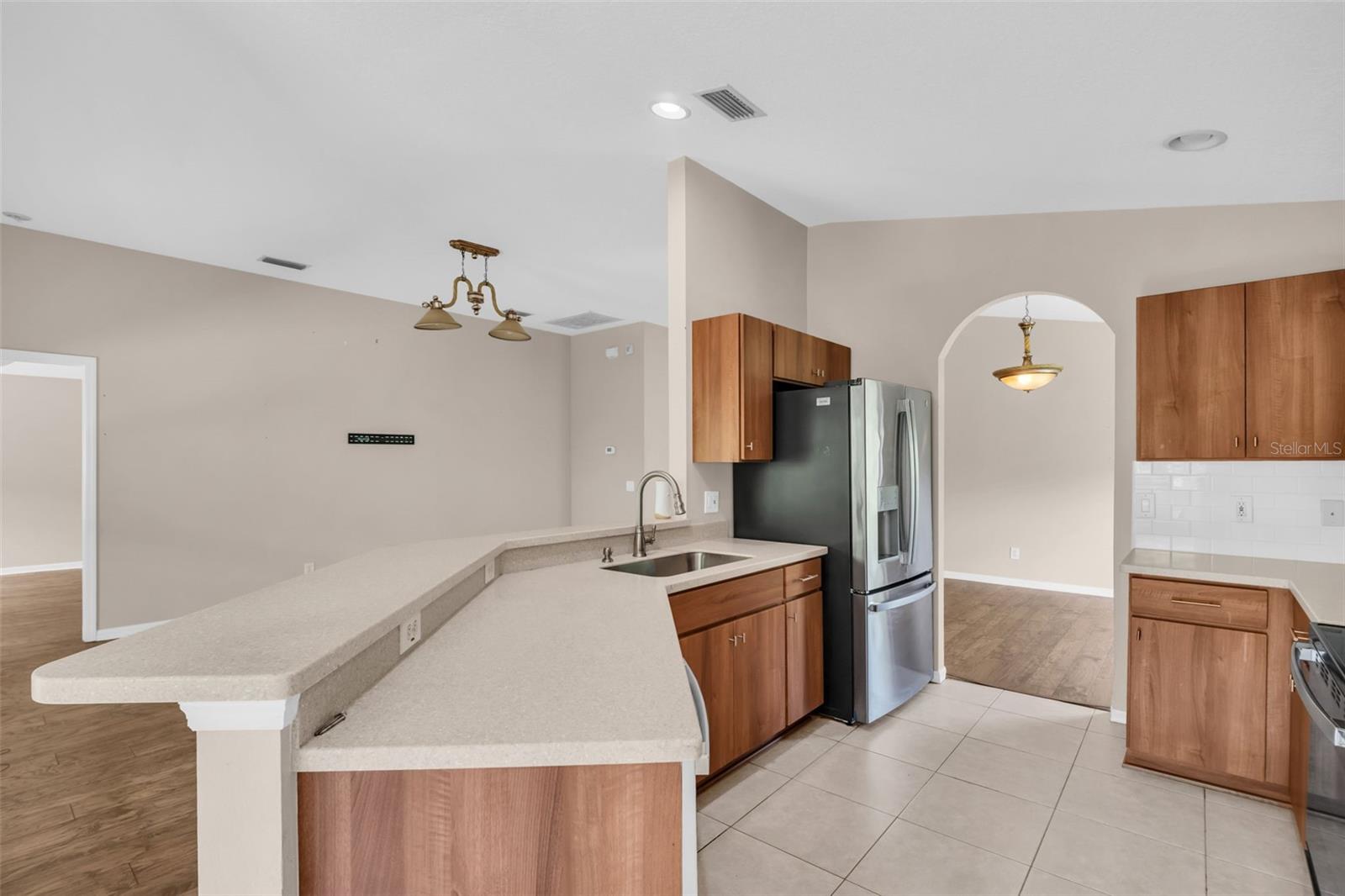 COUNTRY CHASE - Residential