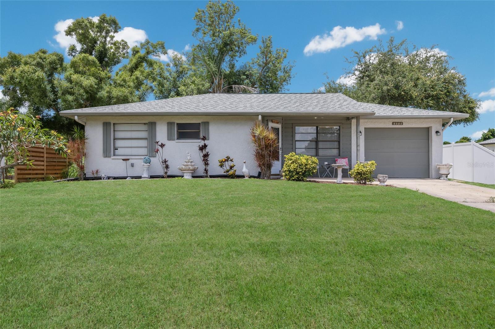 CEDAR HOLLOW - Residential