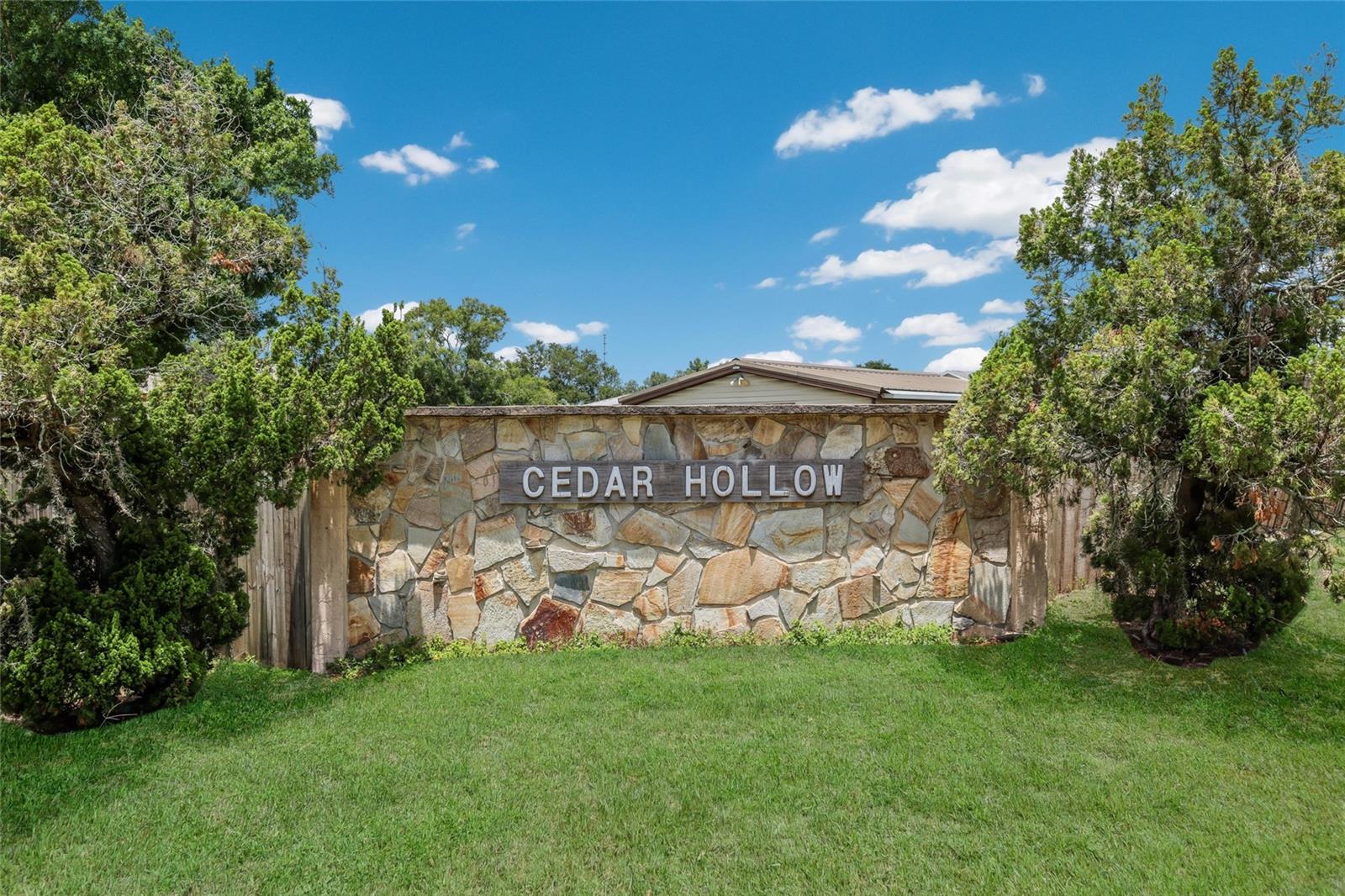 CEDAR HOLLOW - Residential