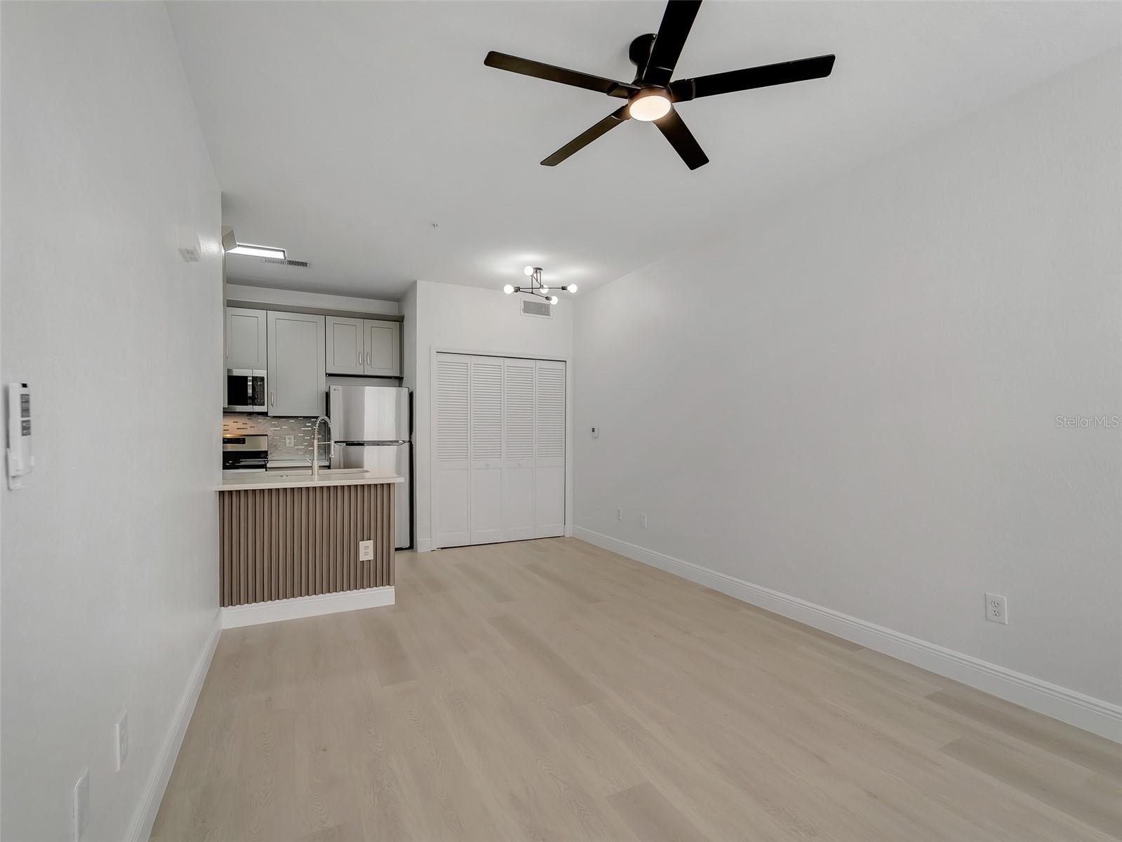 CENTRAL PK/LEE VISTA - Residential Lease