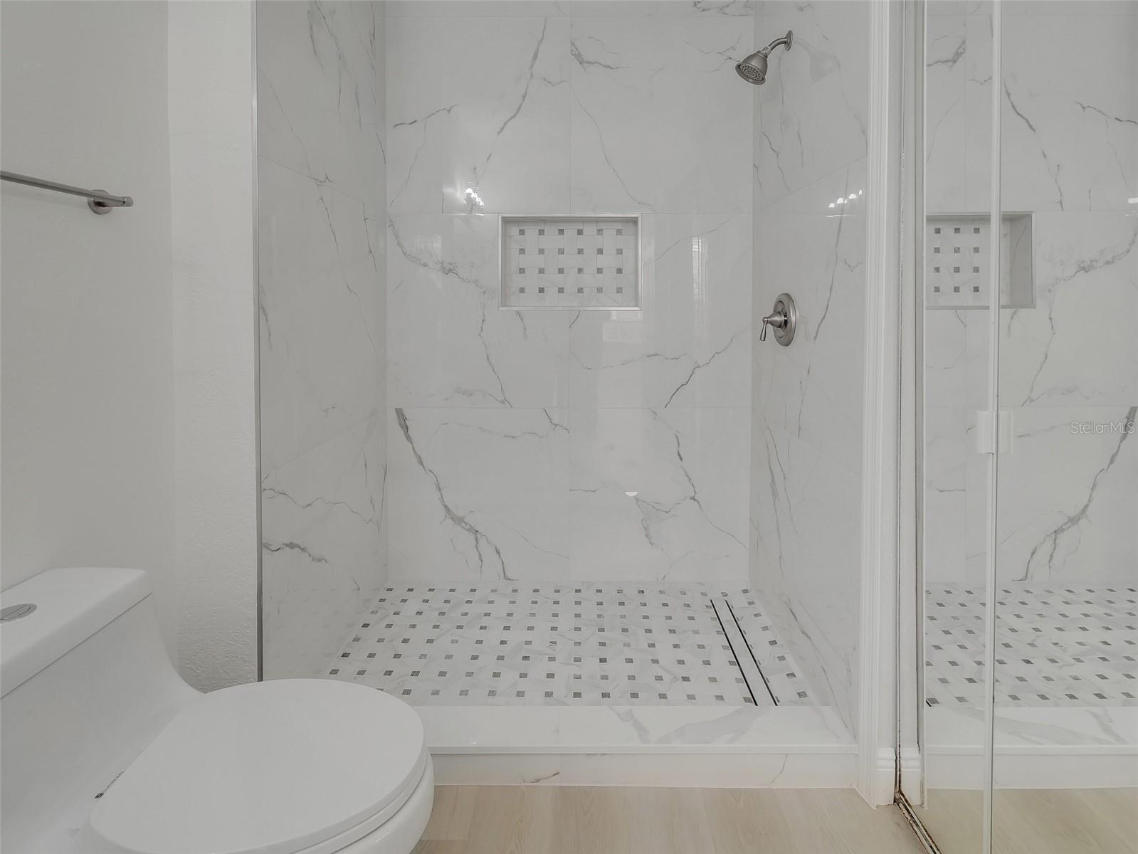 CENTRAL PK/LEE VISTA - Residential Lease