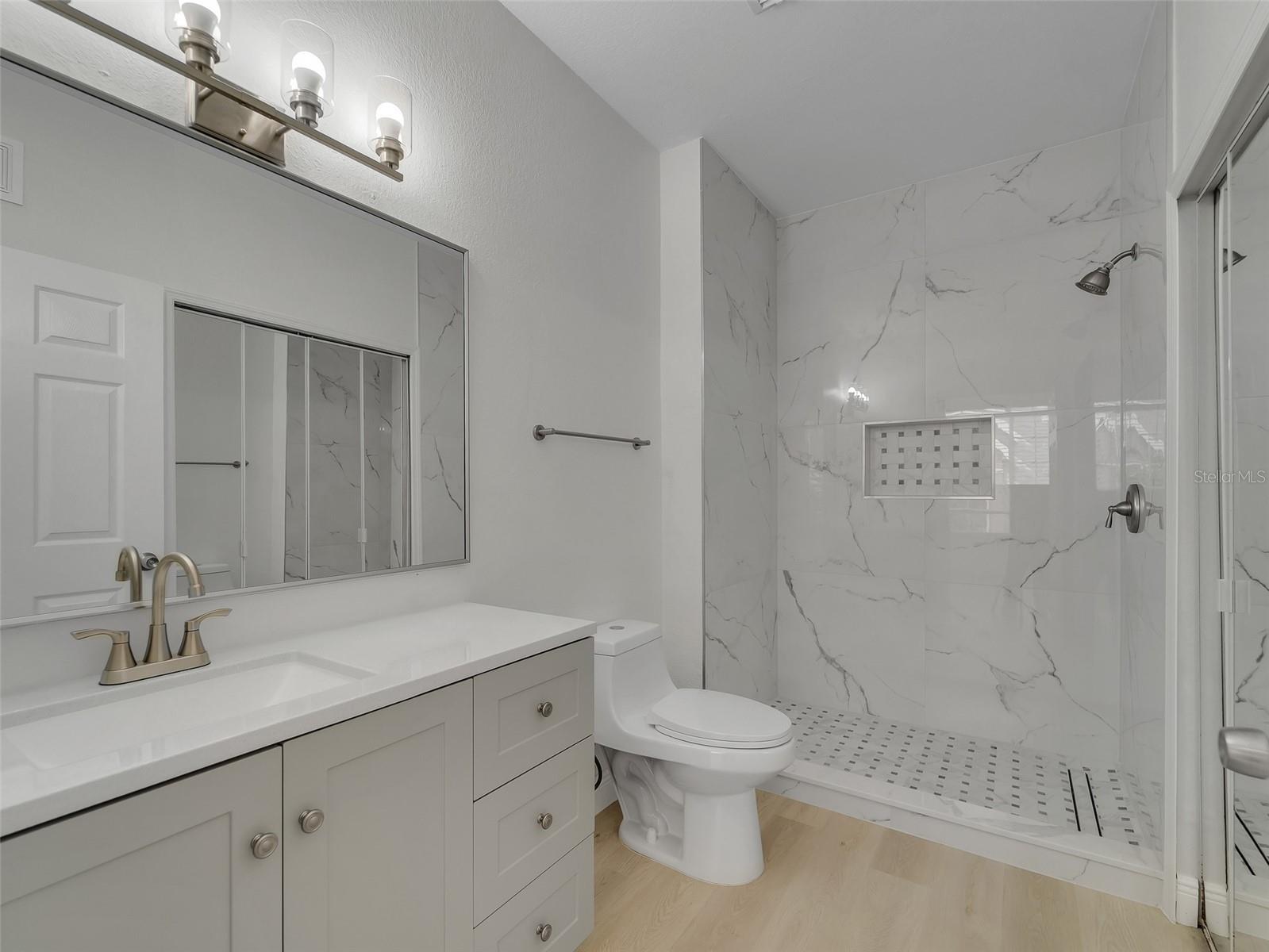 CENTRAL PK/LEE VISTA - Residential Lease