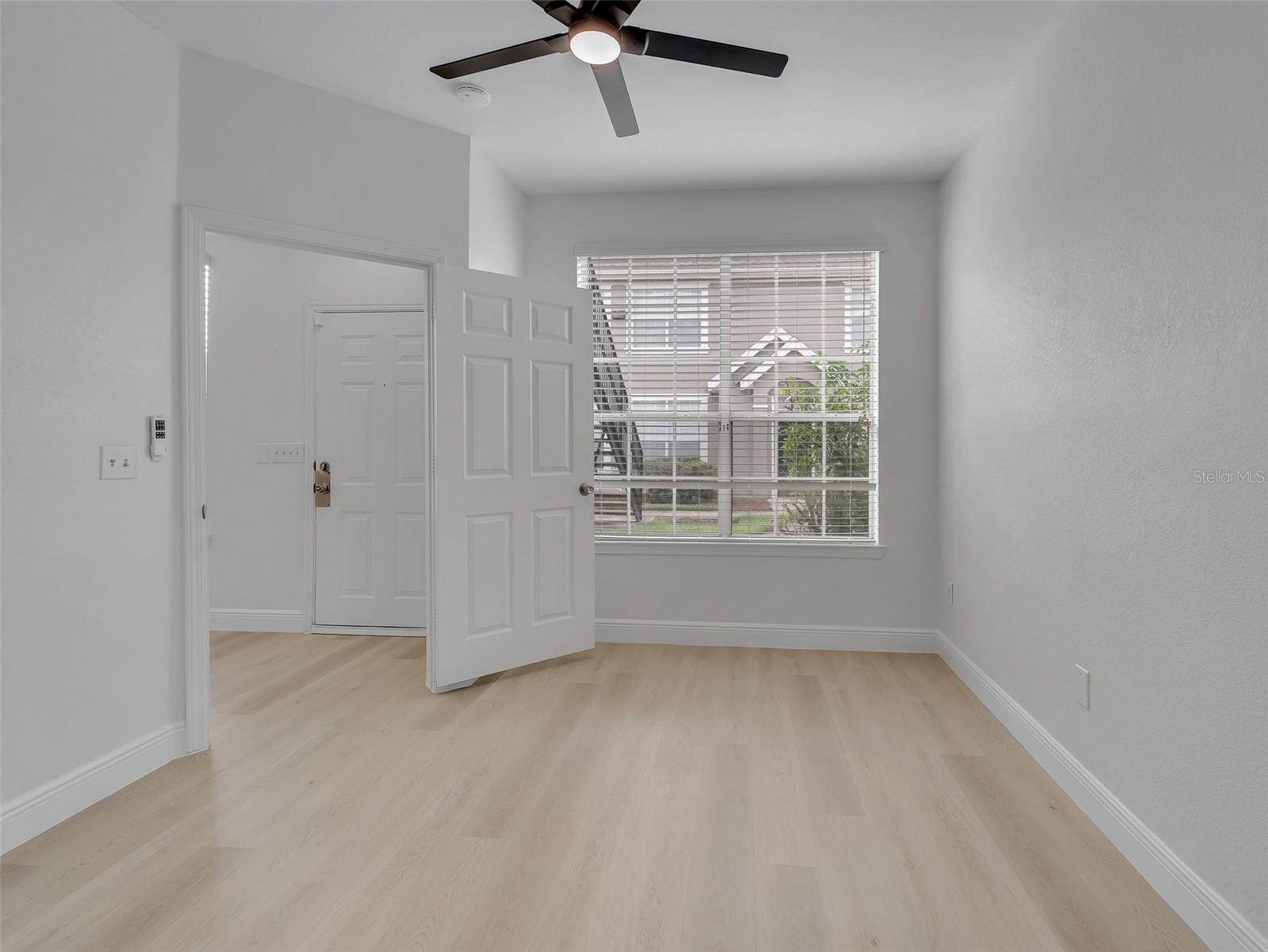 CENTRAL PK/LEE VISTA - Residential Lease