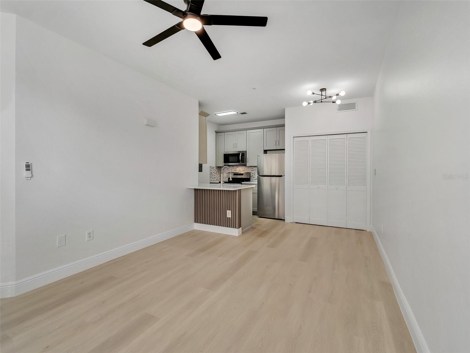 CENTRAL PK/LEE VISTA - Residential Lease