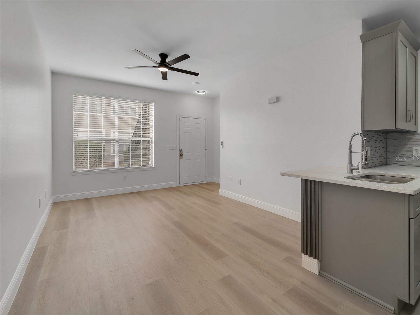 CENTRAL PK/LEE VISTA - Residential Lease