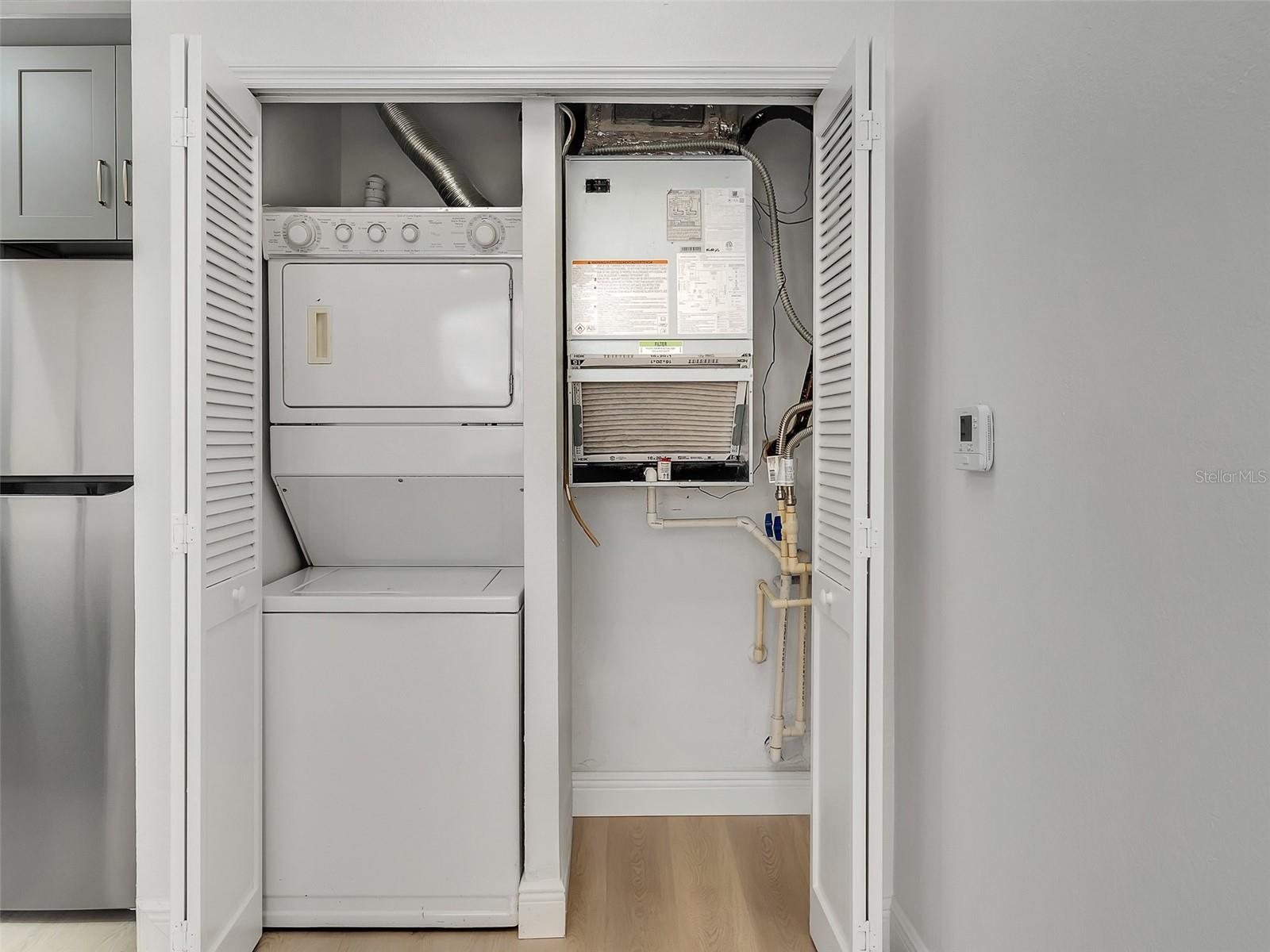 CENTRAL PK/LEE VISTA - Residential Lease