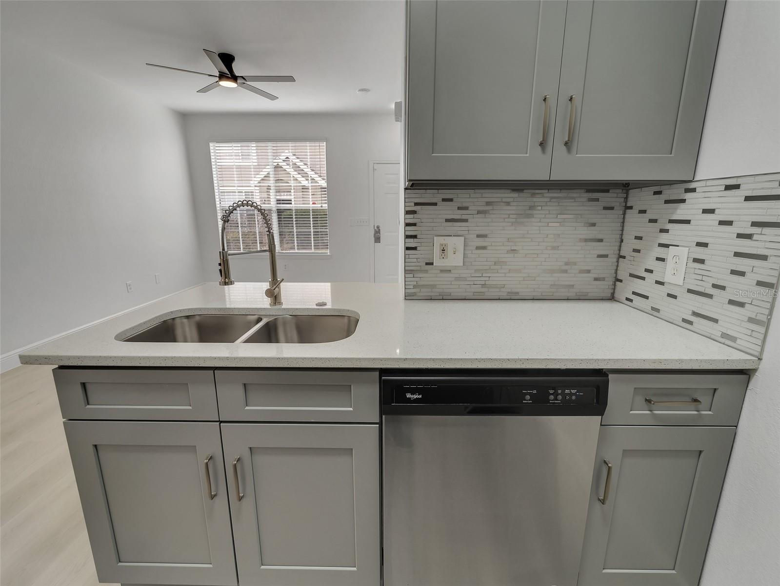 CENTRAL PK/LEE VISTA - Residential Lease