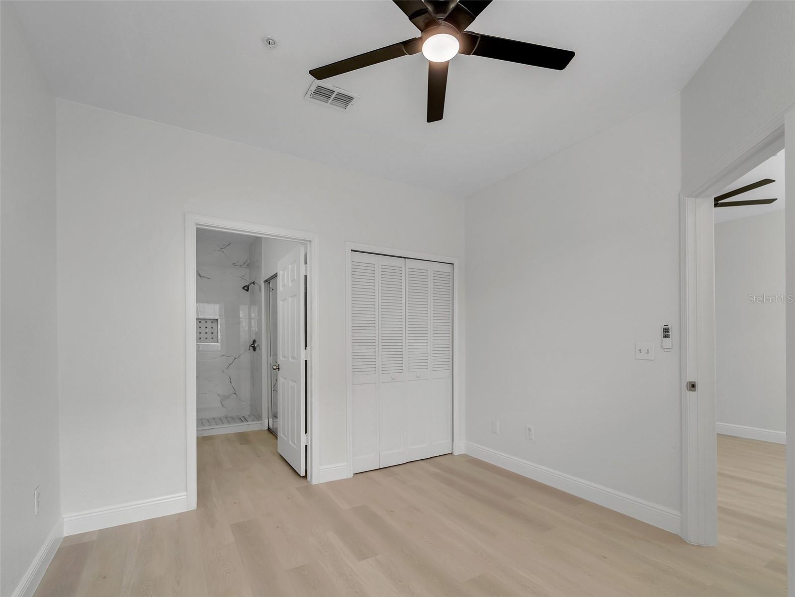 CENTRAL PK/LEE VISTA - Residential Lease
