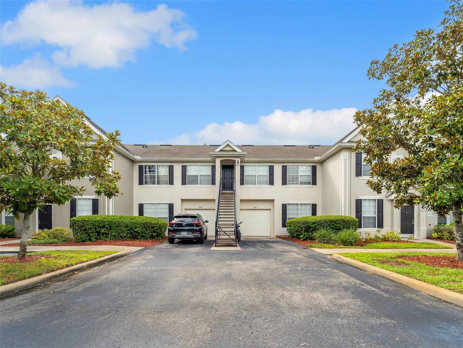 CENTRAL PK/LEE VISTA - Residential Lease