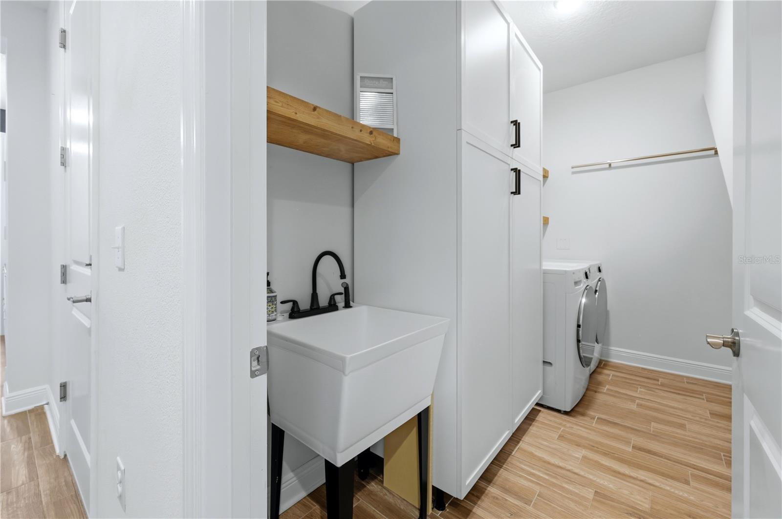 PROMENADE ESTATES PH I - Residential