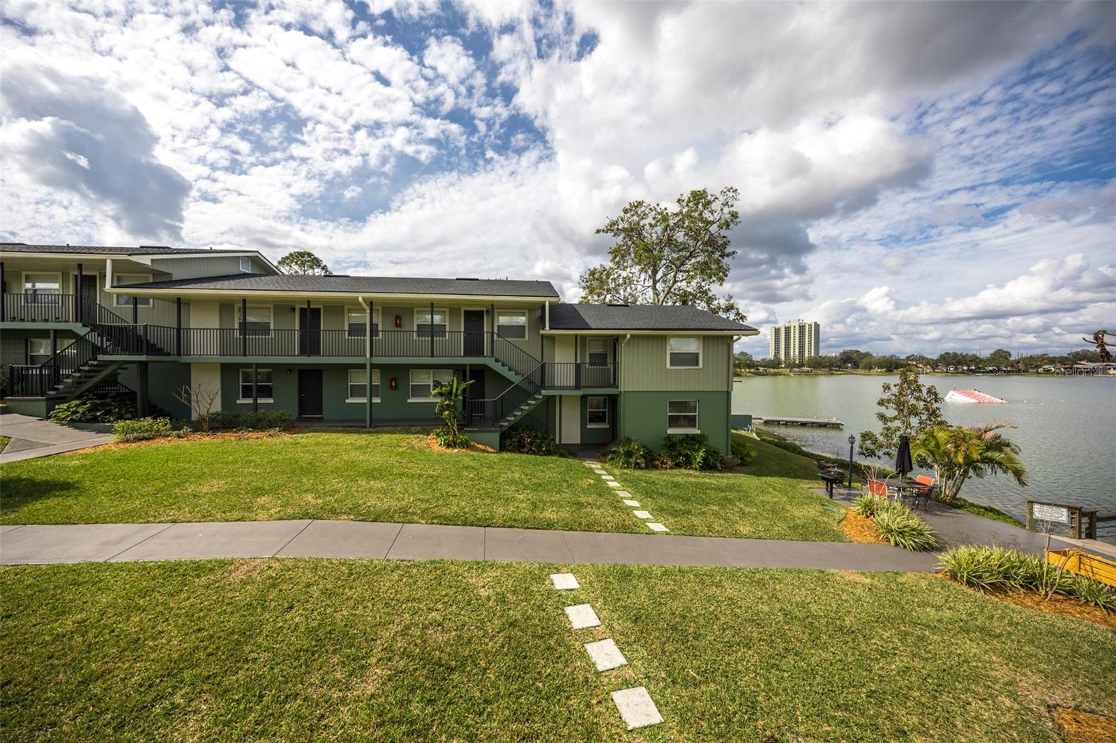 SILVER SHORES - Residential Income