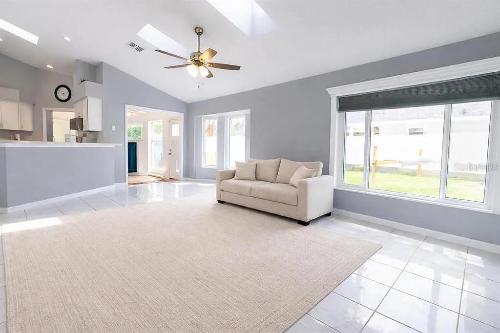 CARRIAGE HILL - Residential