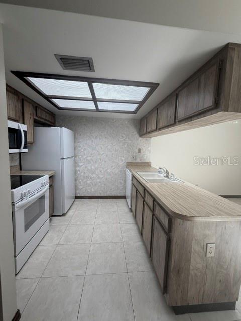 LAZY OAKS CONDO - Residential