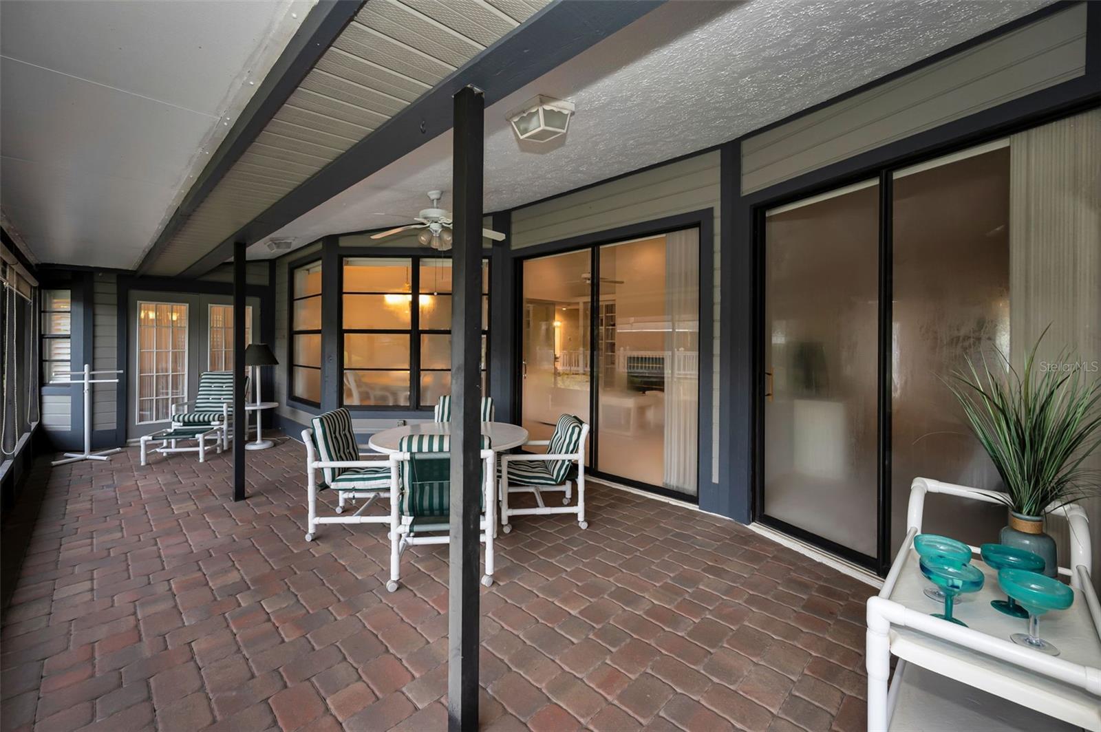 HUNTERS TRAIL TWNHMS - Residential