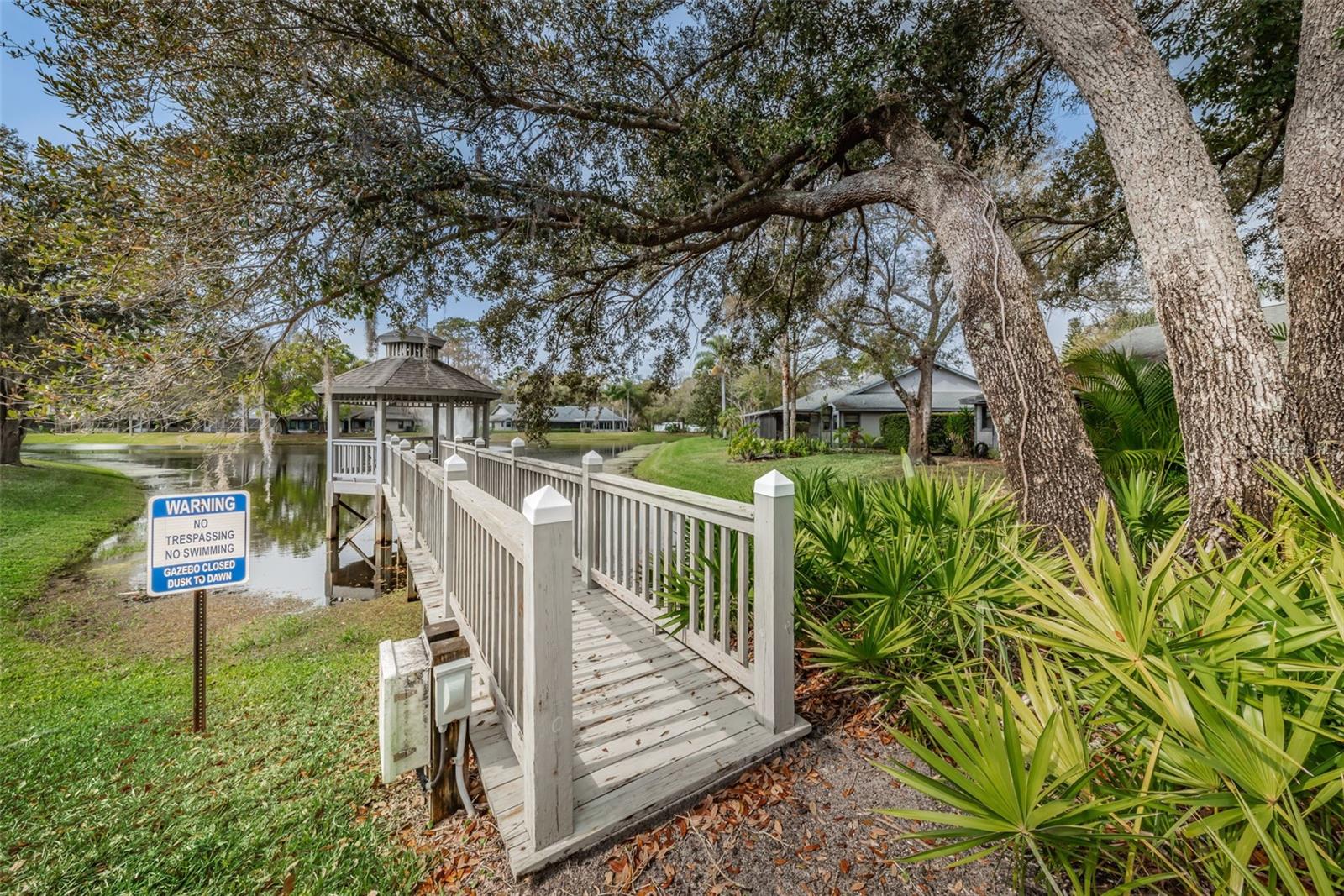 HUNTERS TRAIL TWNHMS - Residential
