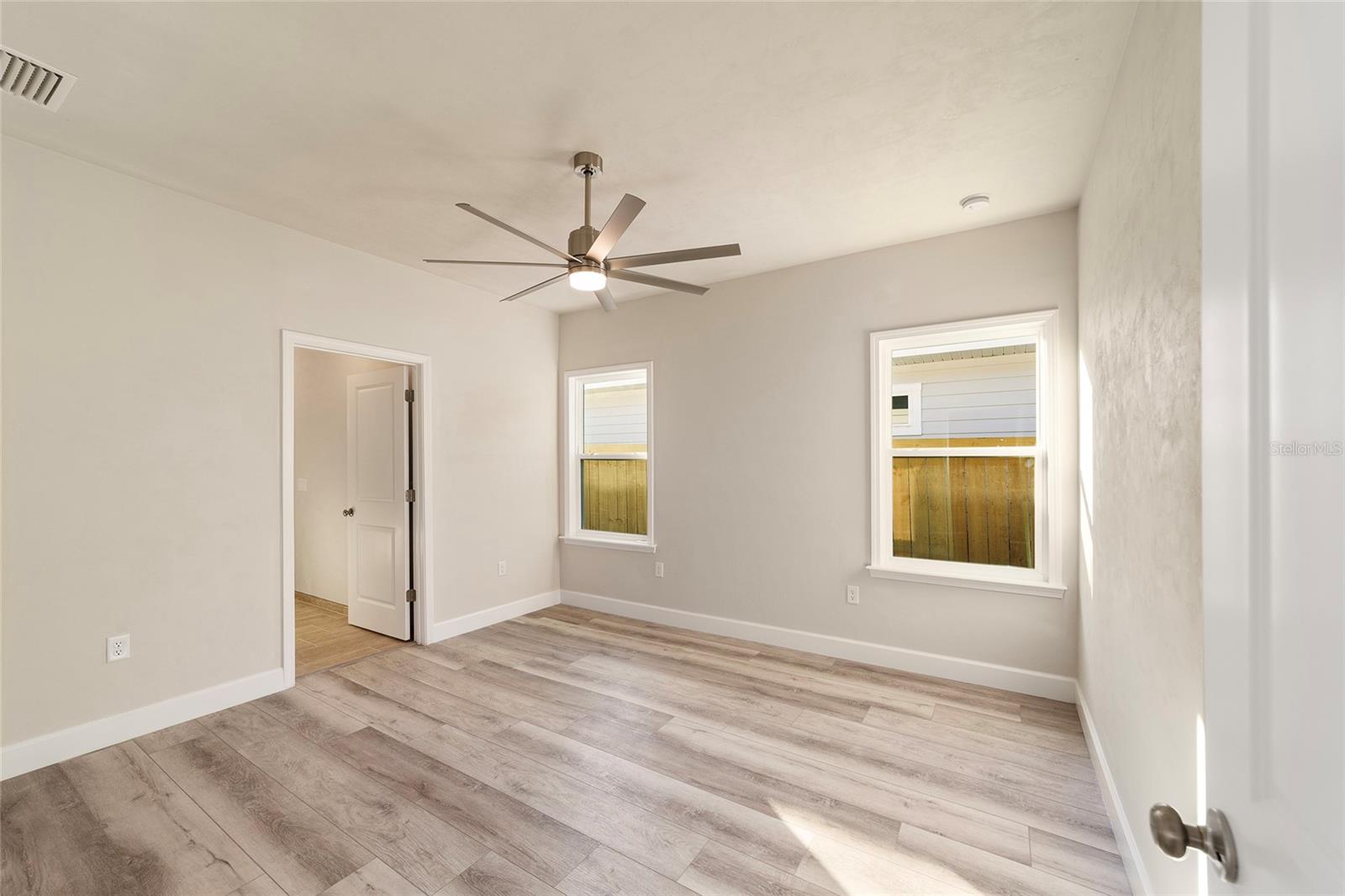 GRAND OAKS - Residential