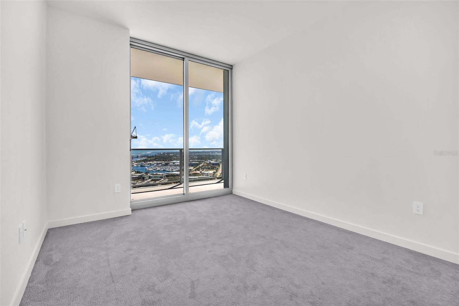 400 CENTRAL - Residential Lease