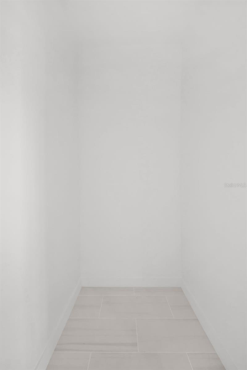 400 CENTRAL - Residential Lease