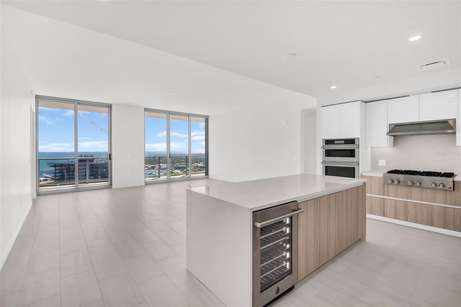 400 CENTRAL - Residential Lease