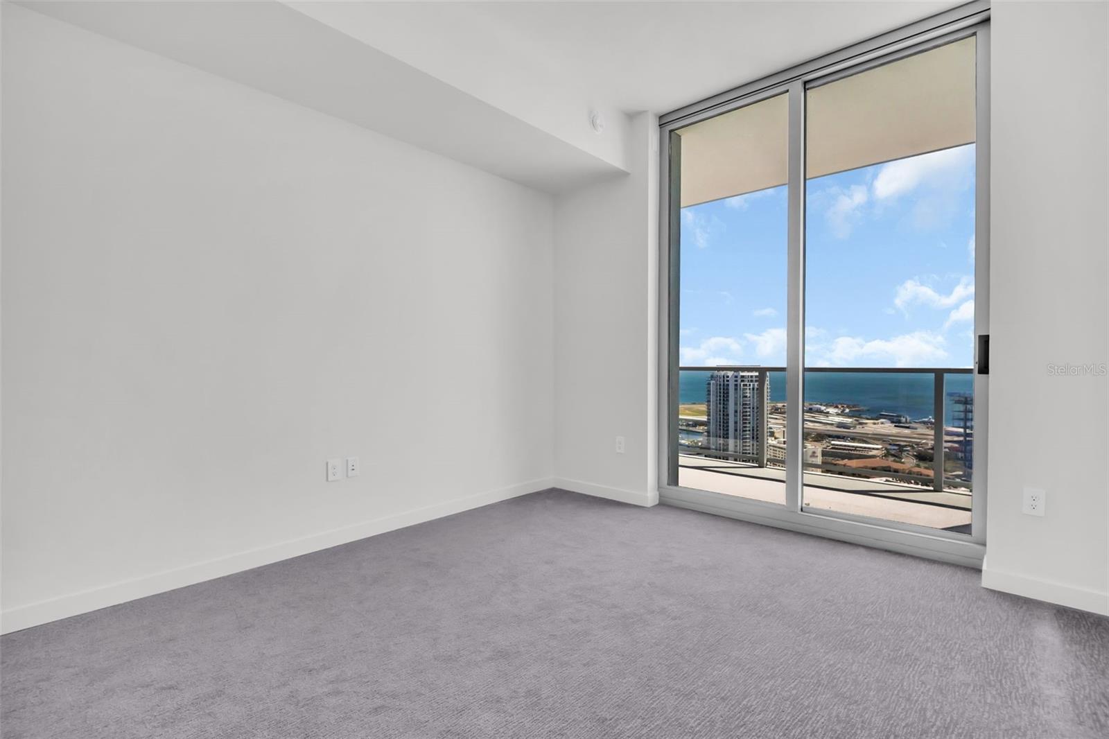 400 CENTRAL - Residential Lease