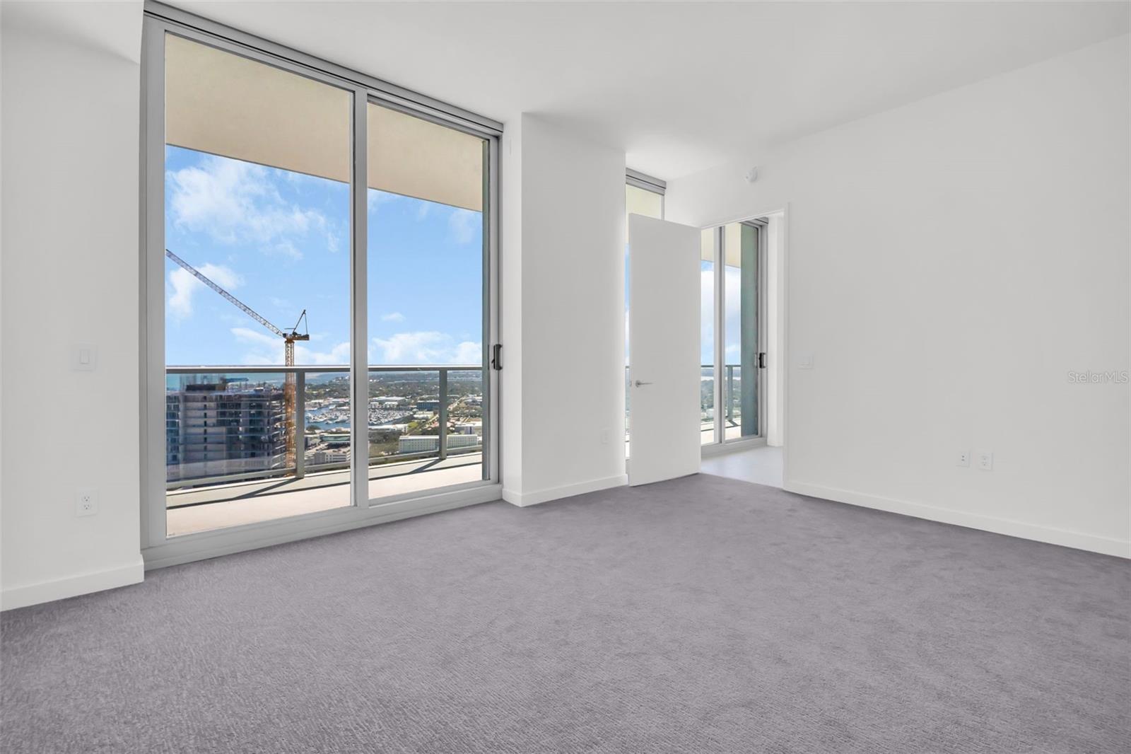 400 CENTRAL - Residential Lease