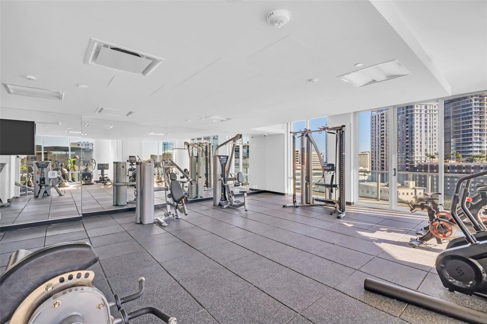 400 CENTRAL - Residential Lease