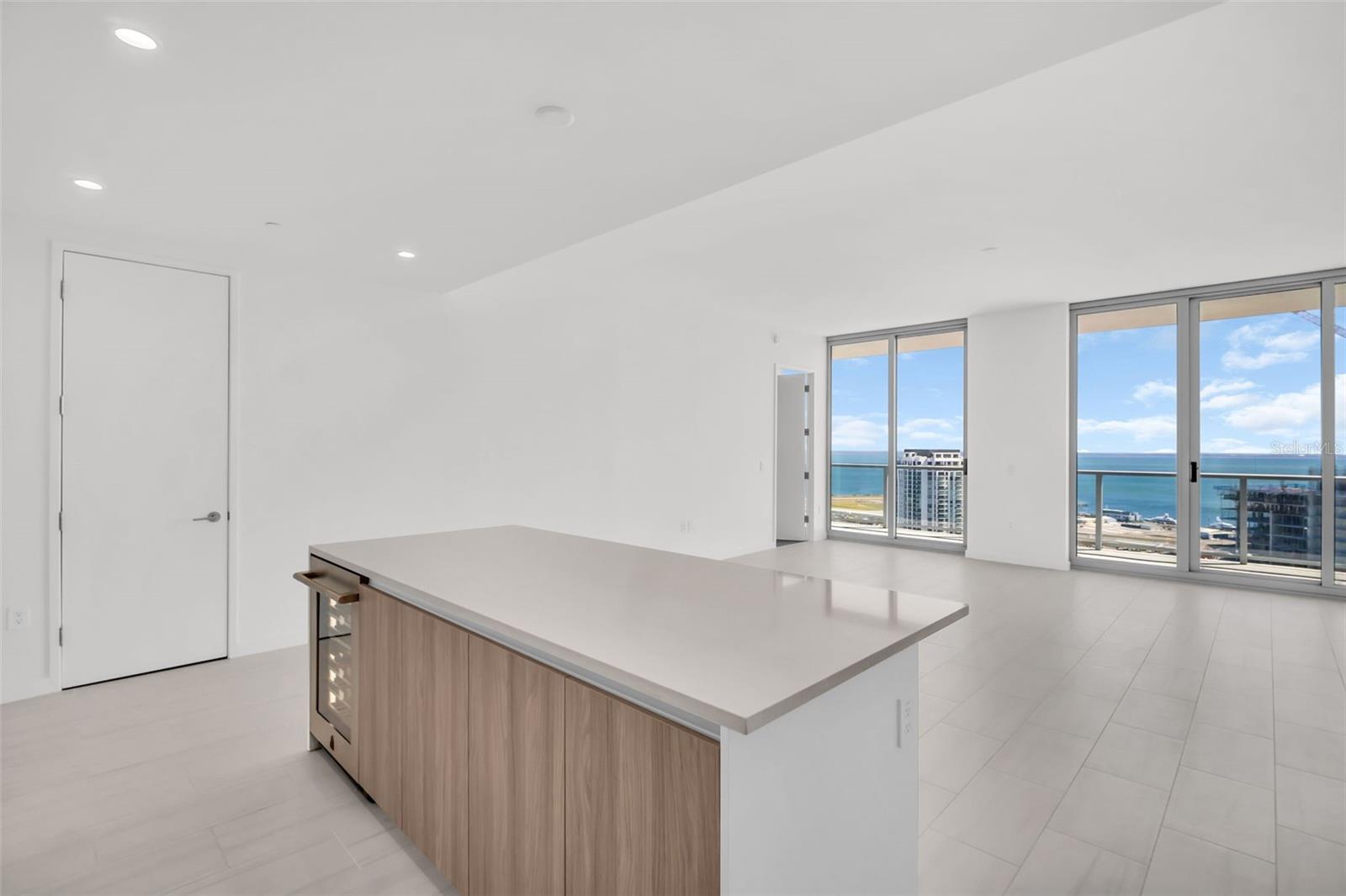 400 CENTRAL - Residential Lease
