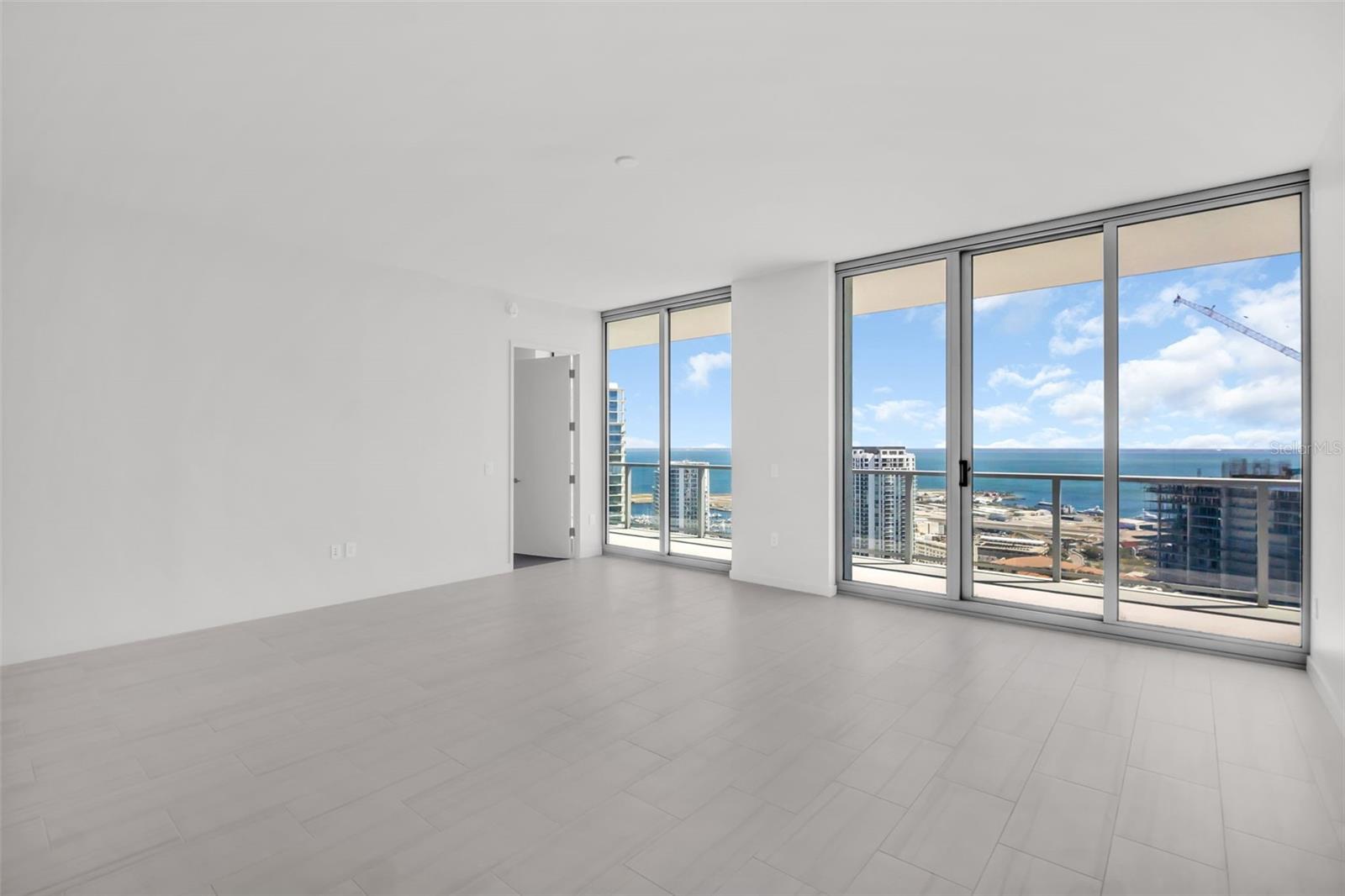 400 CENTRAL - Residential Lease