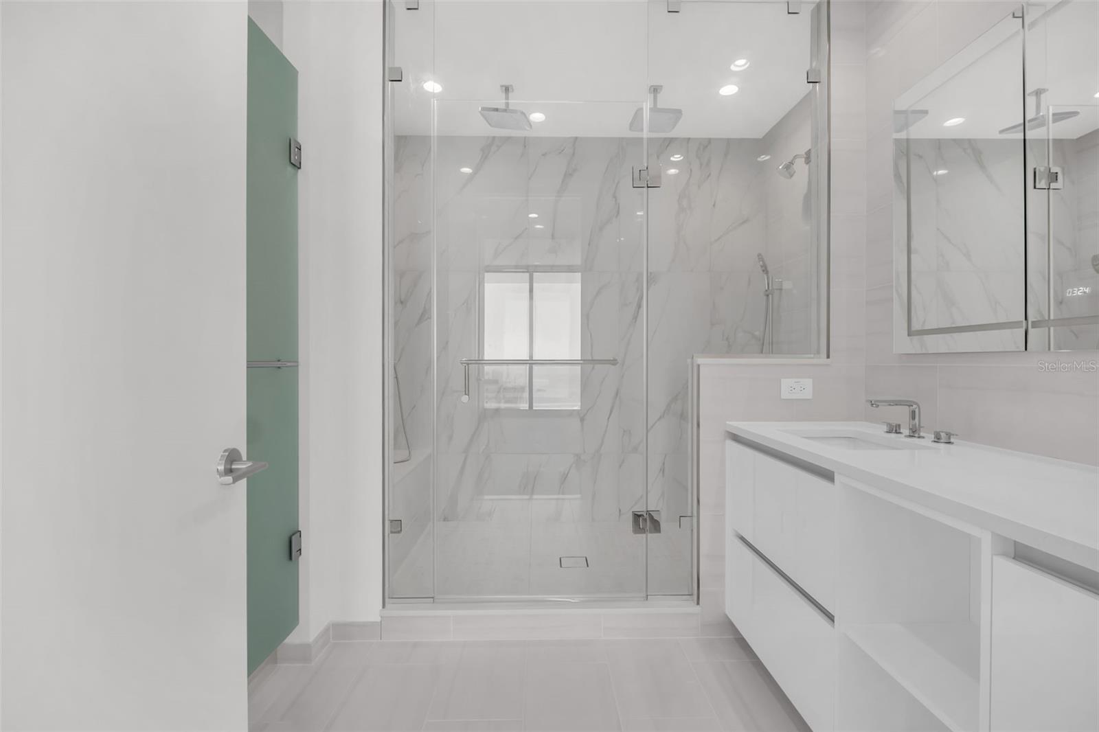 400 CENTRAL - Residential Lease