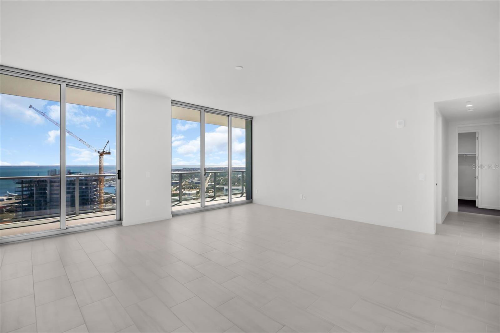 400 CENTRAL - Residential Lease