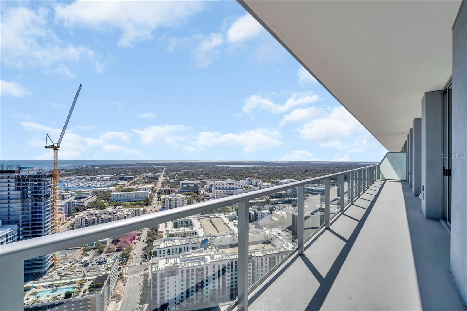 400 CENTRAL - Residential Lease