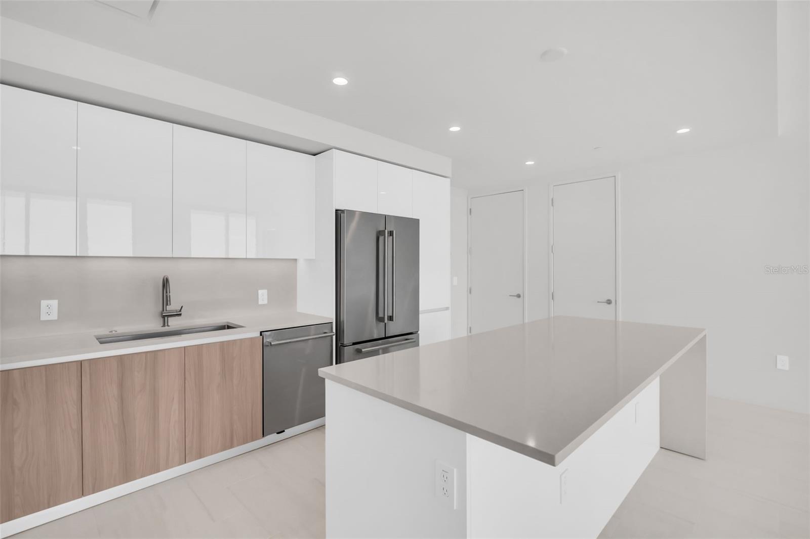 400 CENTRAL - Residential Lease