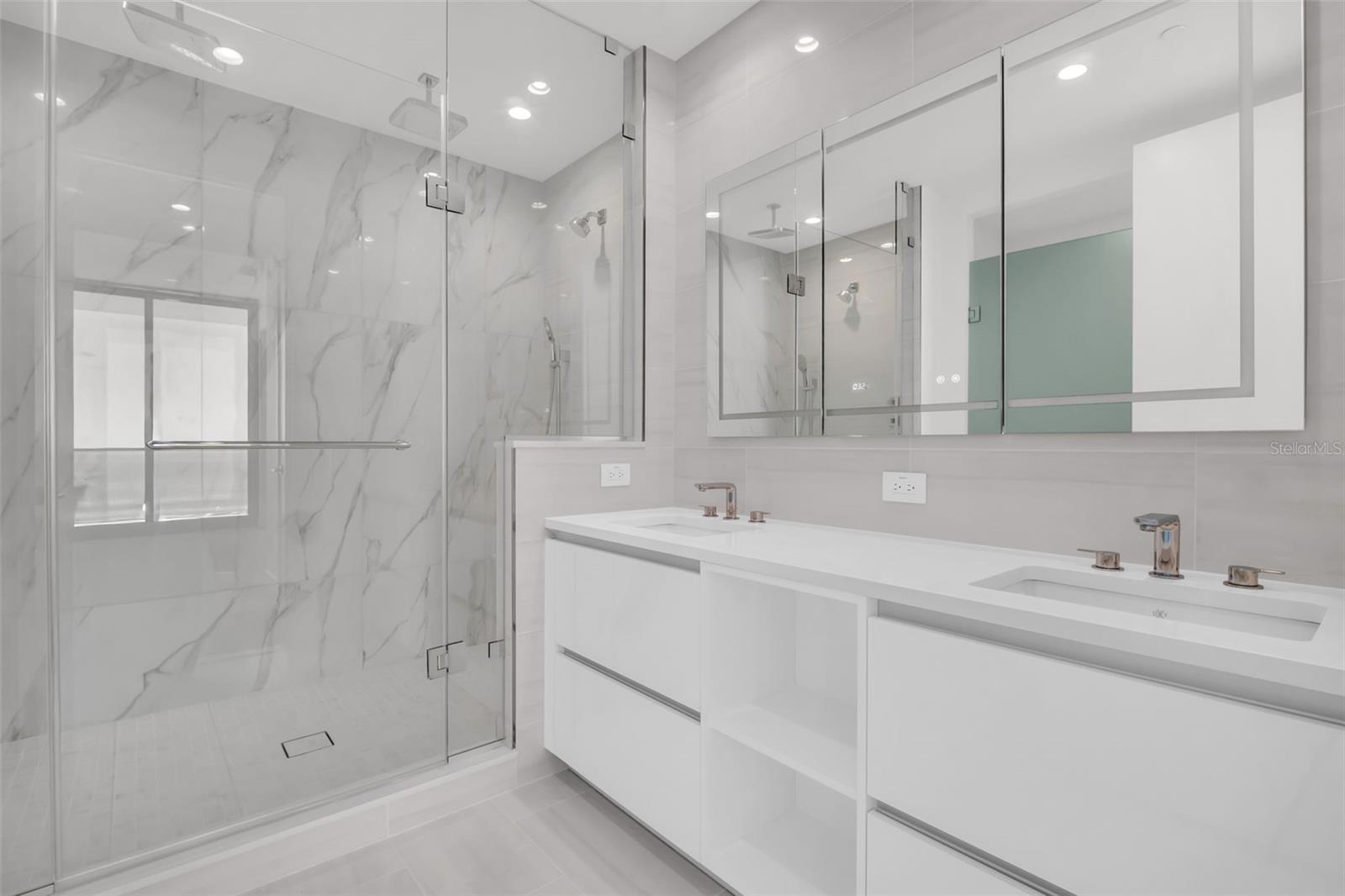 400 CENTRAL - Residential Lease