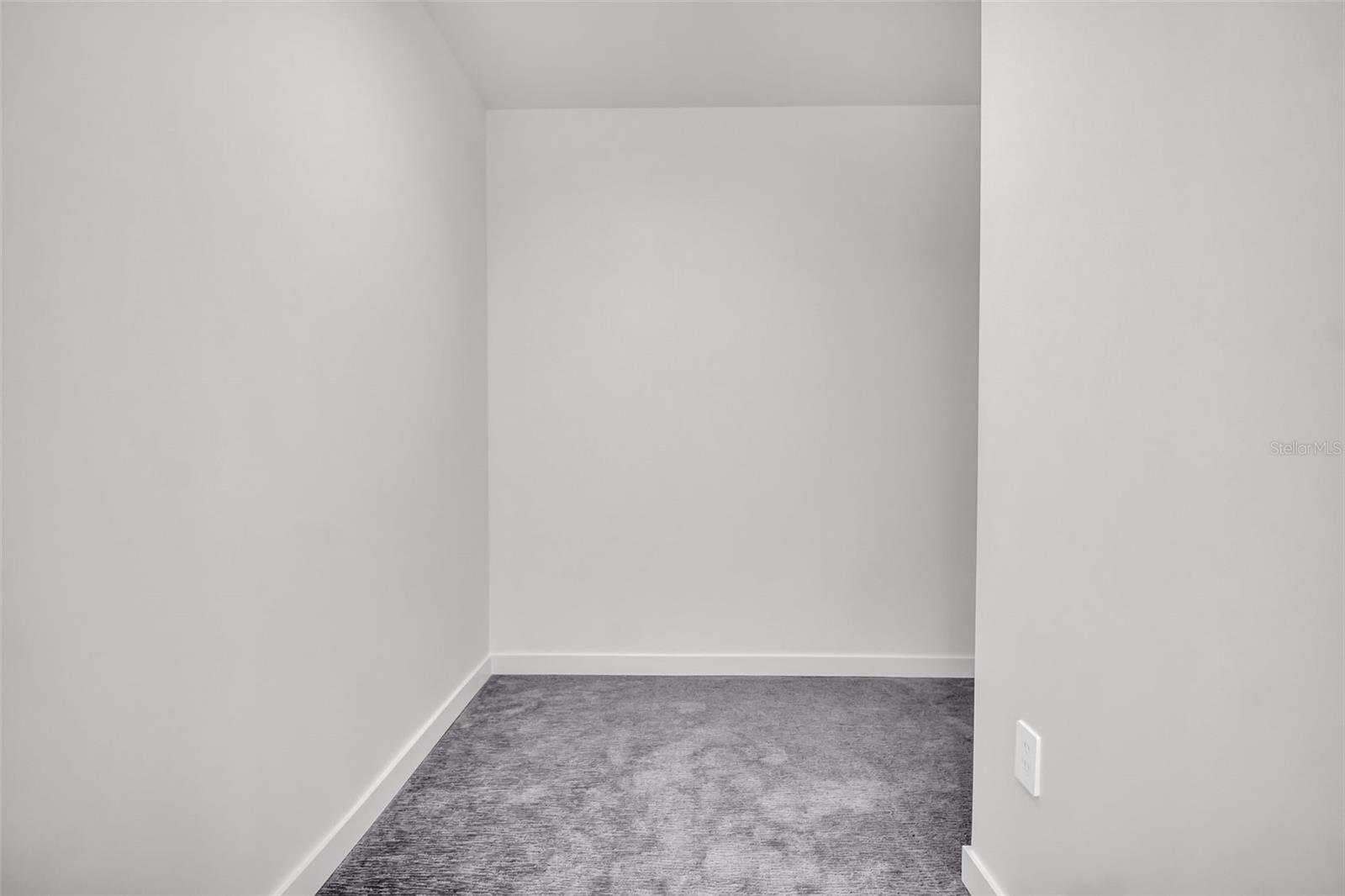 400 CENTRAL - Residential Lease