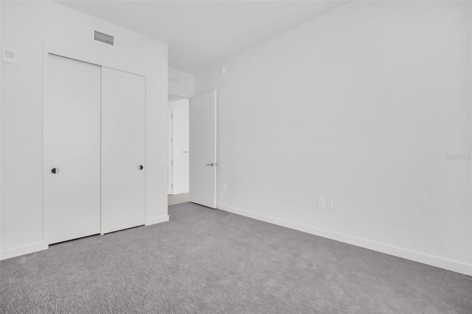 400 CENTRAL - Residential Lease