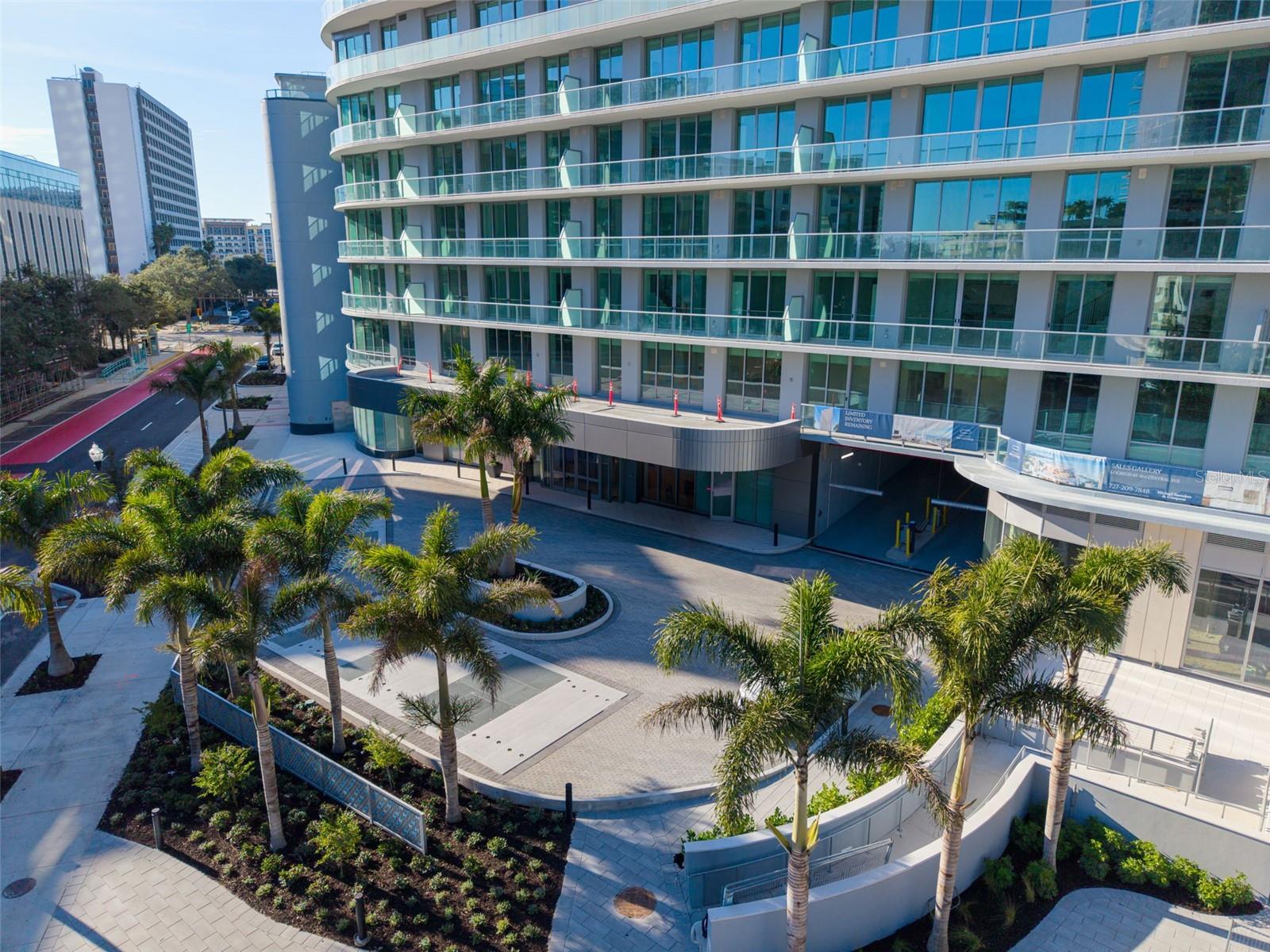 400 CENTRAL - Residential Lease