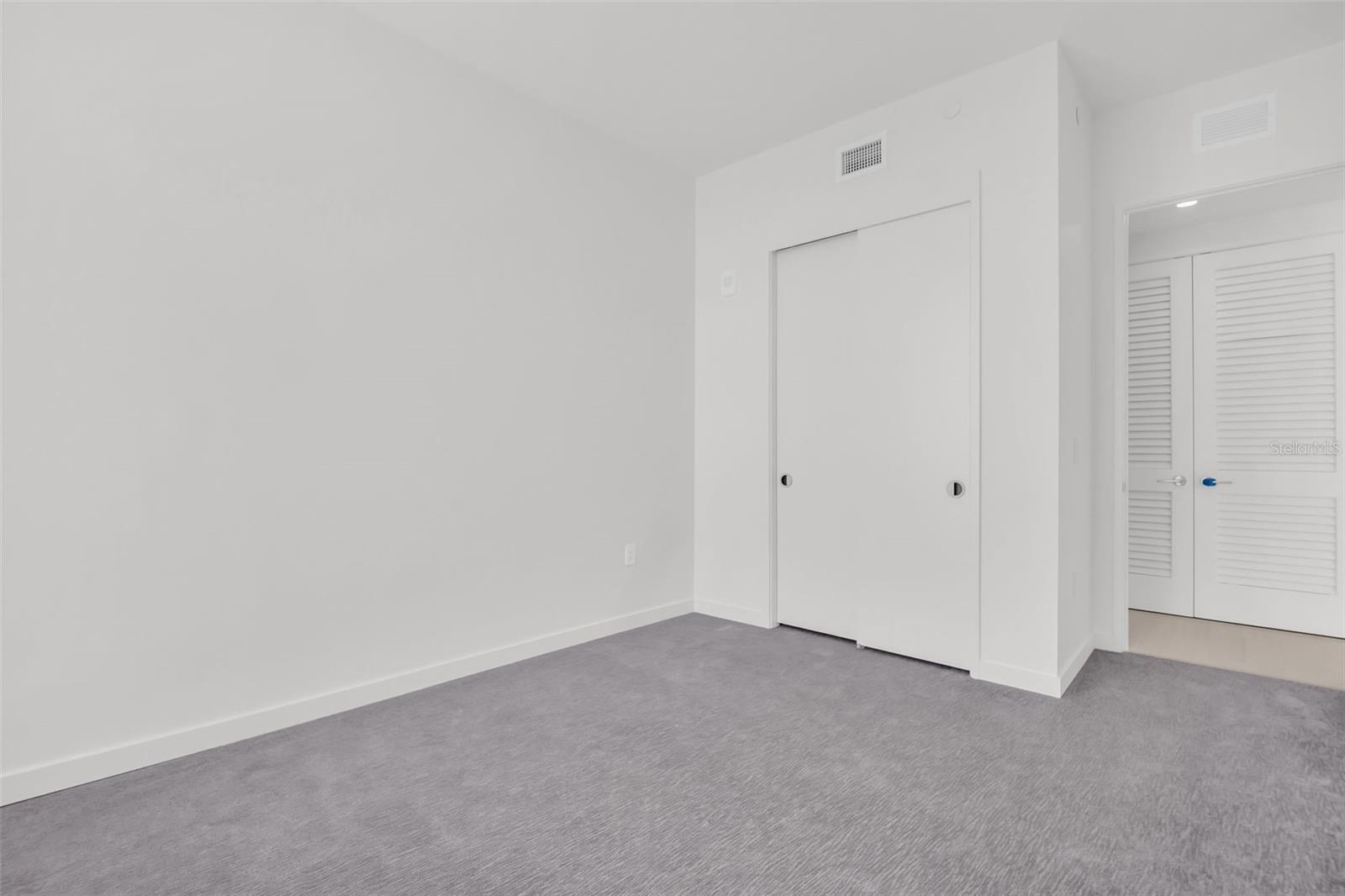 400 CENTRAL - Residential Lease