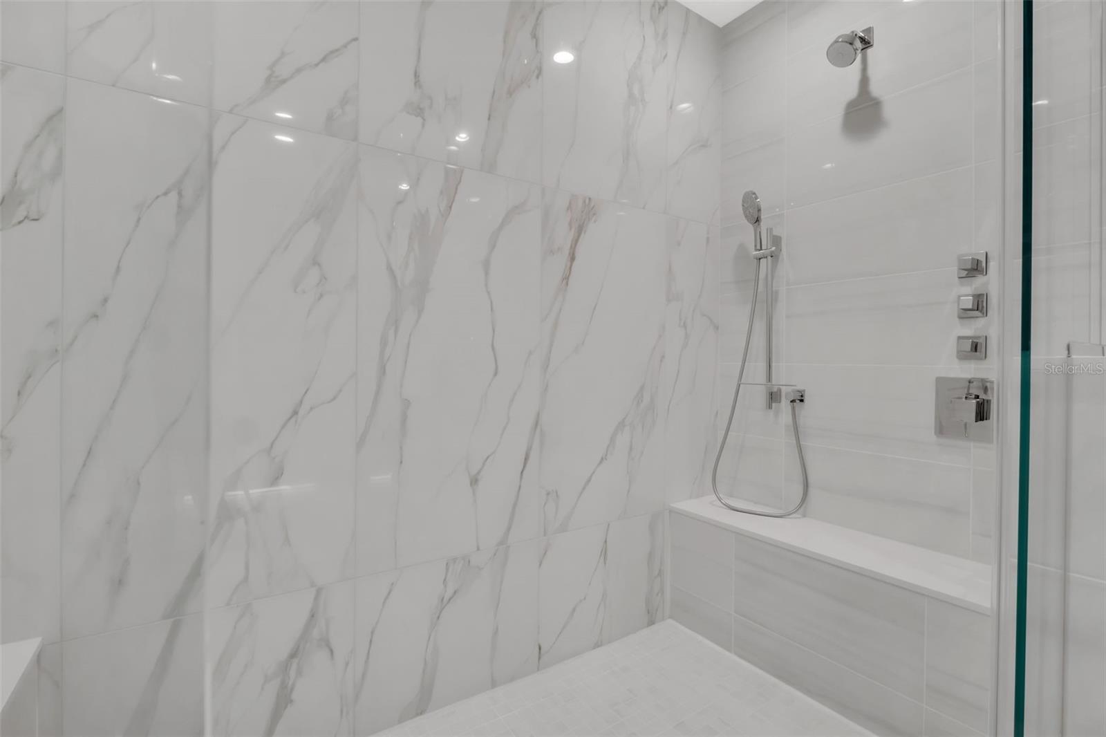 400 CENTRAL - Residential Lease