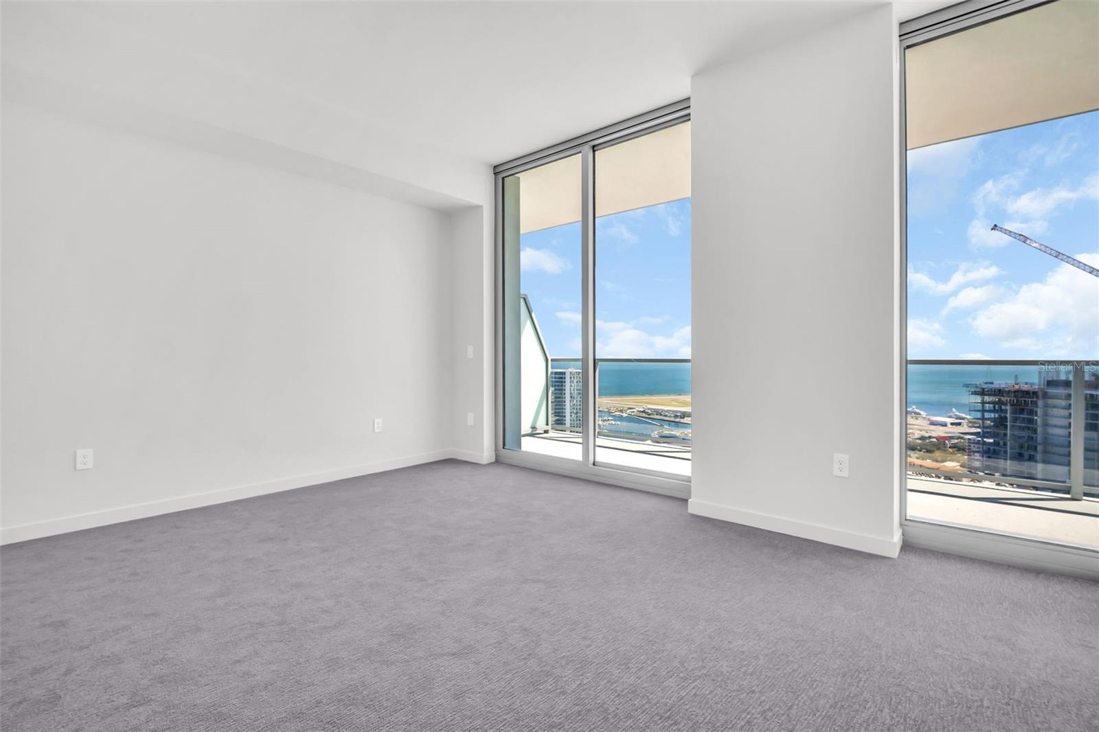 400 CENTRAL - Residential Lease